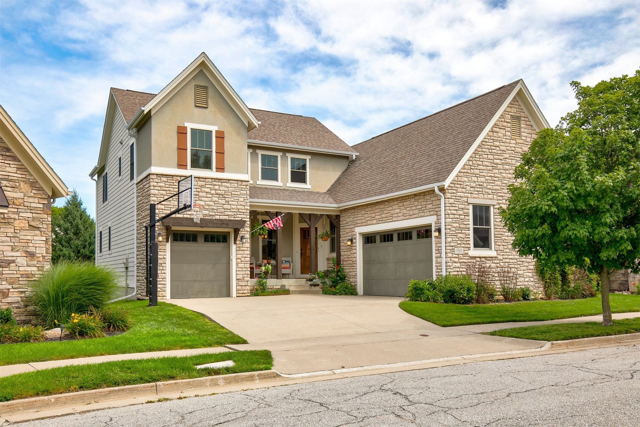 5561 Sandstone Drive Property Photo 1