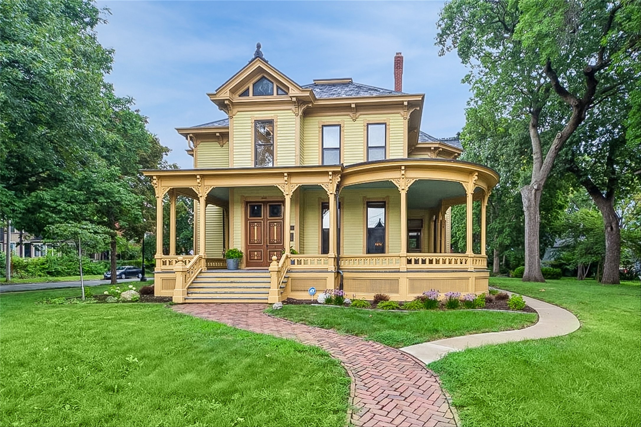 1623 Center Street Property Photo 1