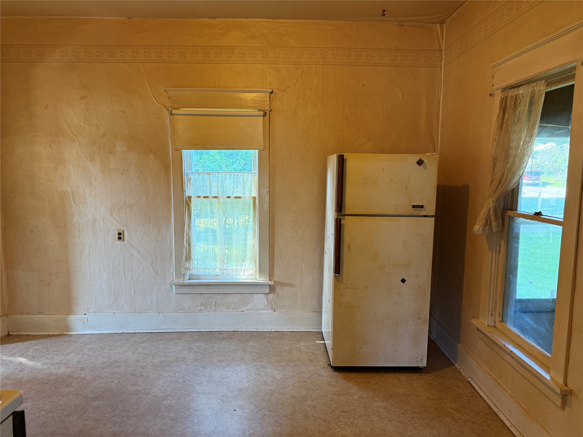 624 W Summit Street Property Photo 5