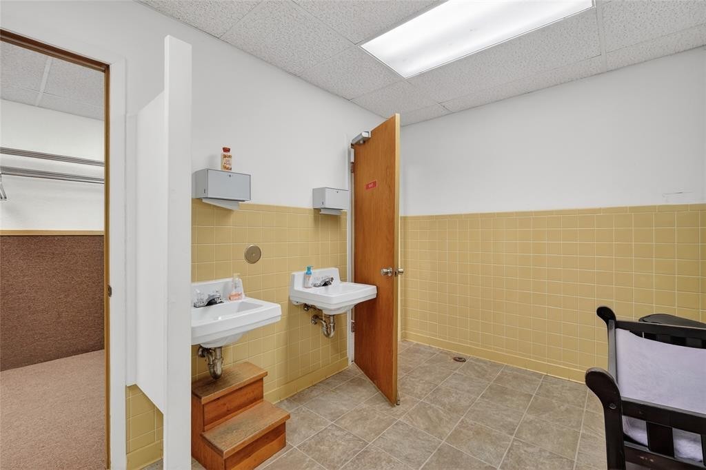 3023 E 29th Street Property Photo 22