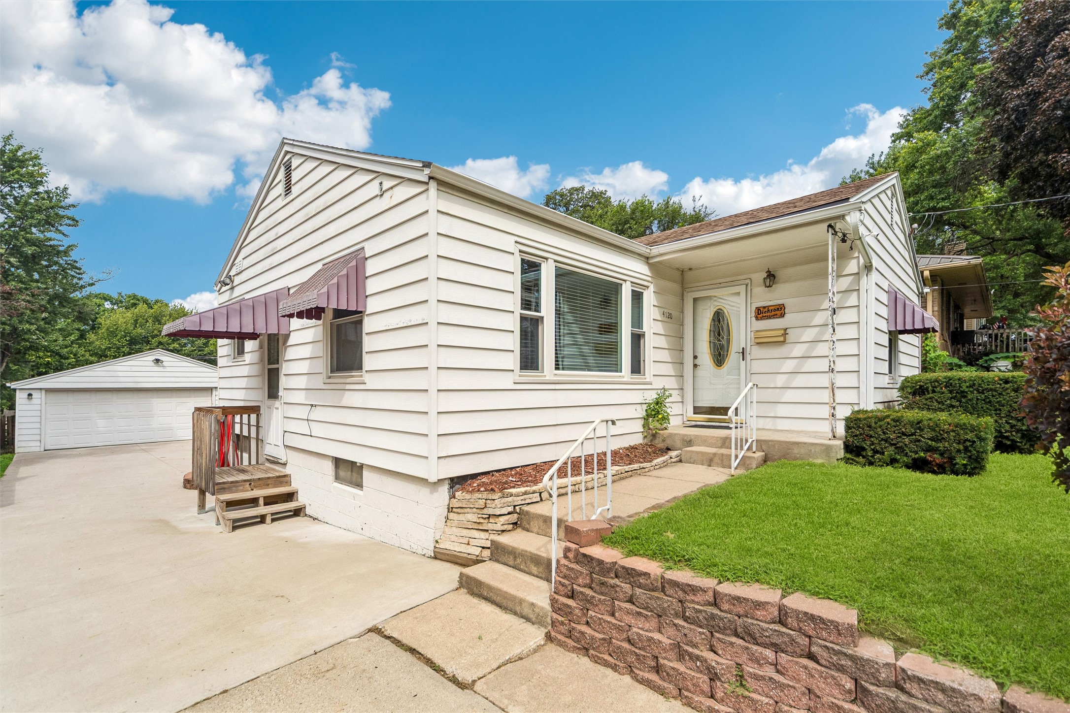 4120 9th Street Property Photo 2
