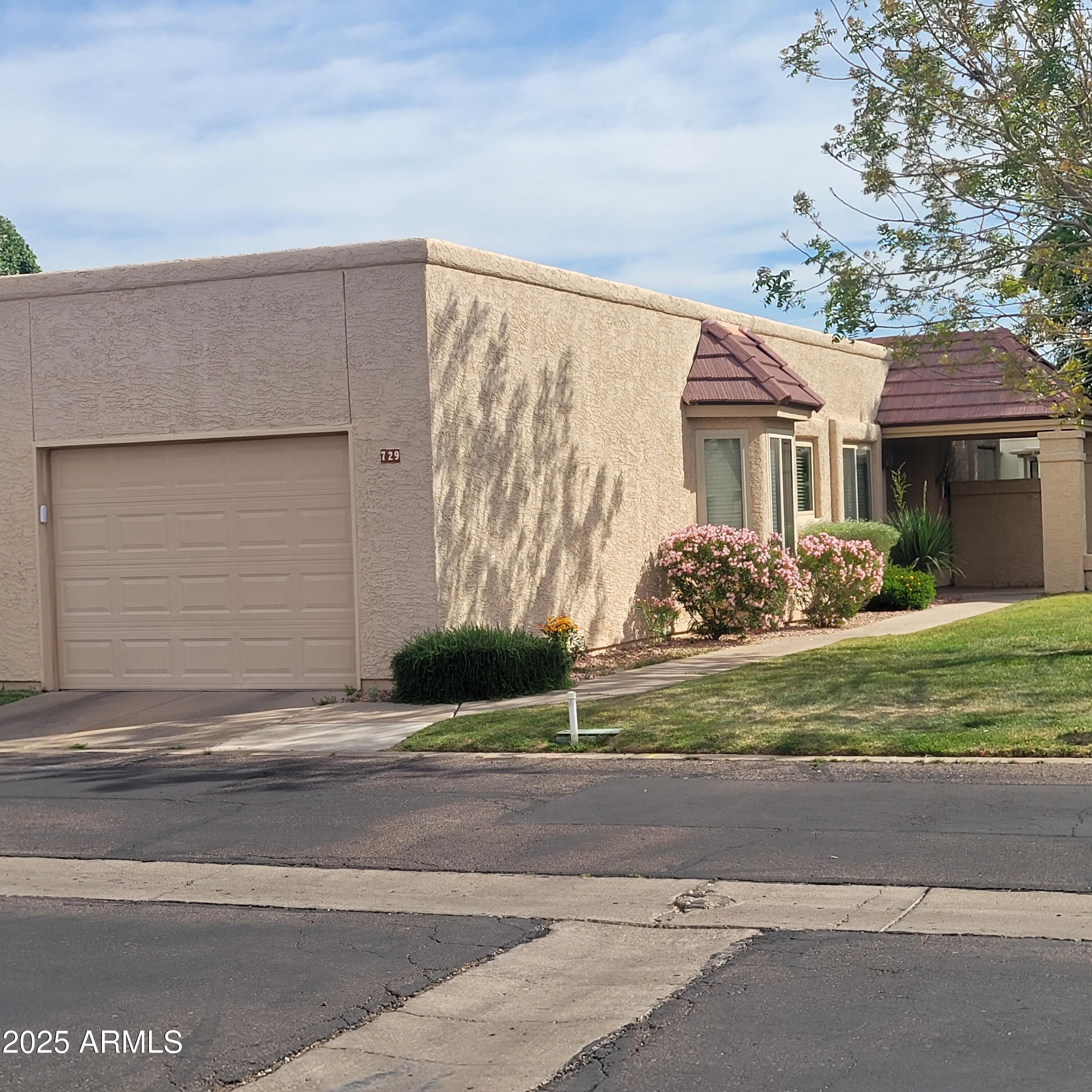 729 S Arrowwood Way Property Photo 1