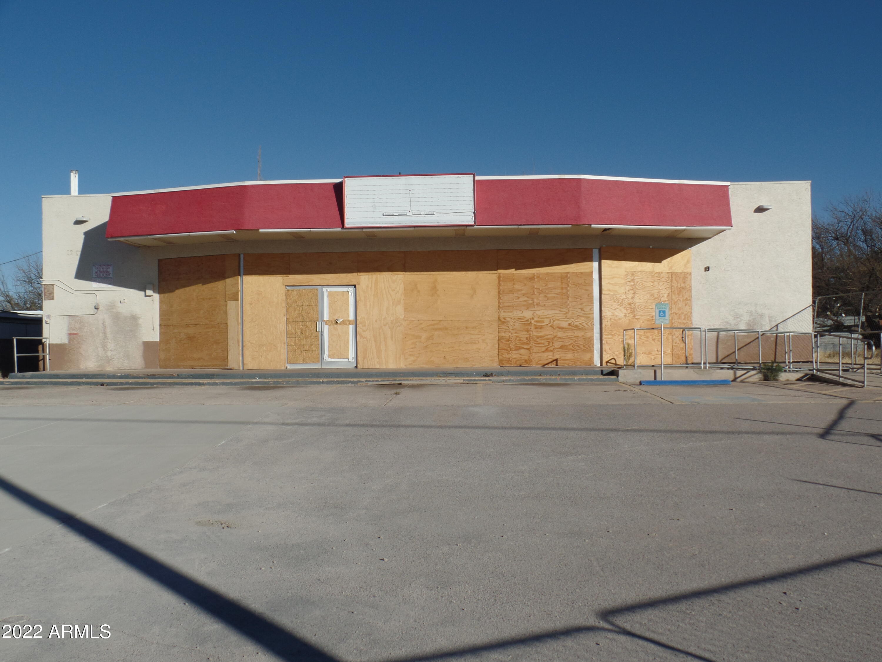 24 N Sumner Street Property Photo 1
