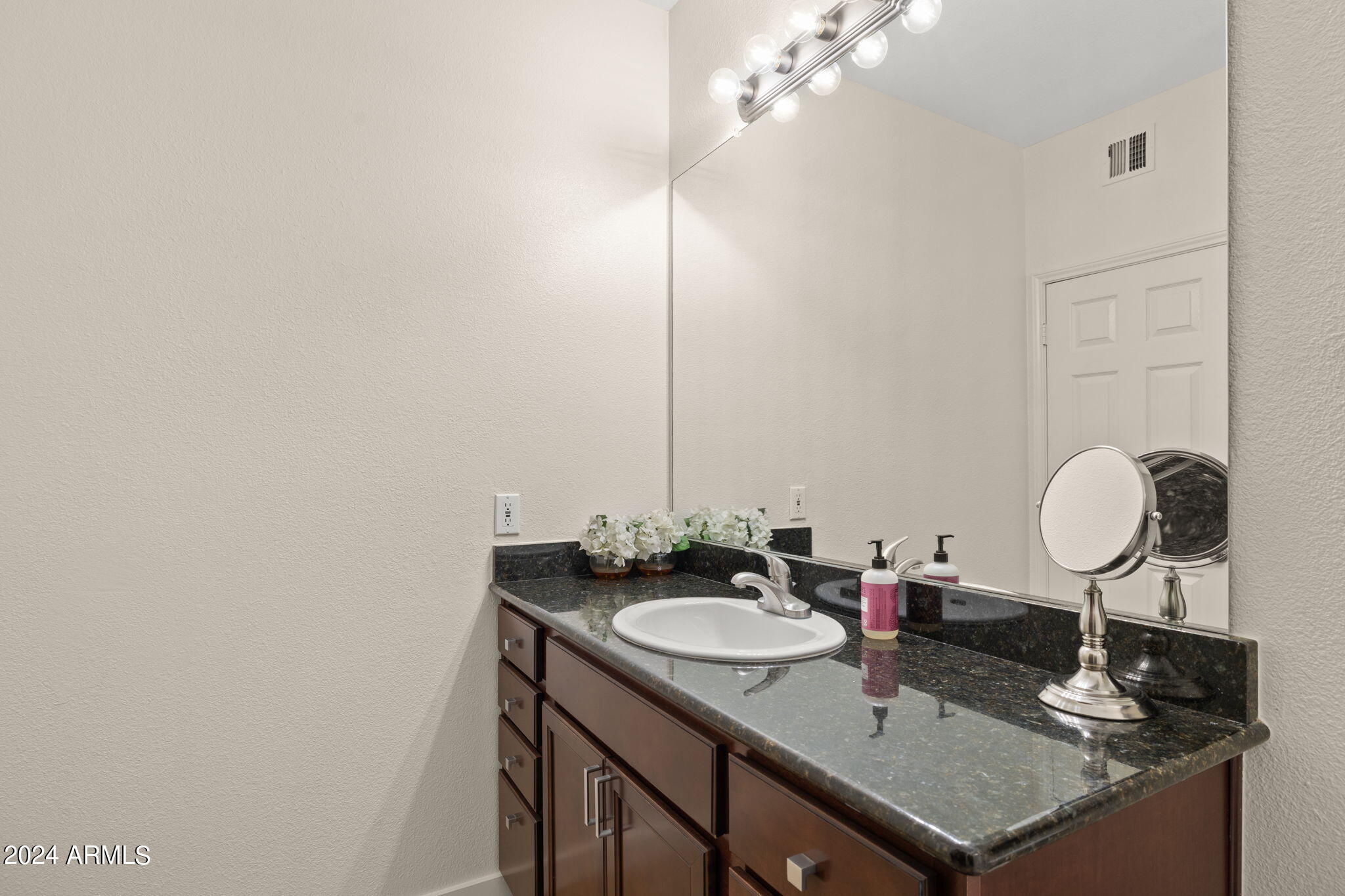 7009 E Acoma Drive Property Photo 21