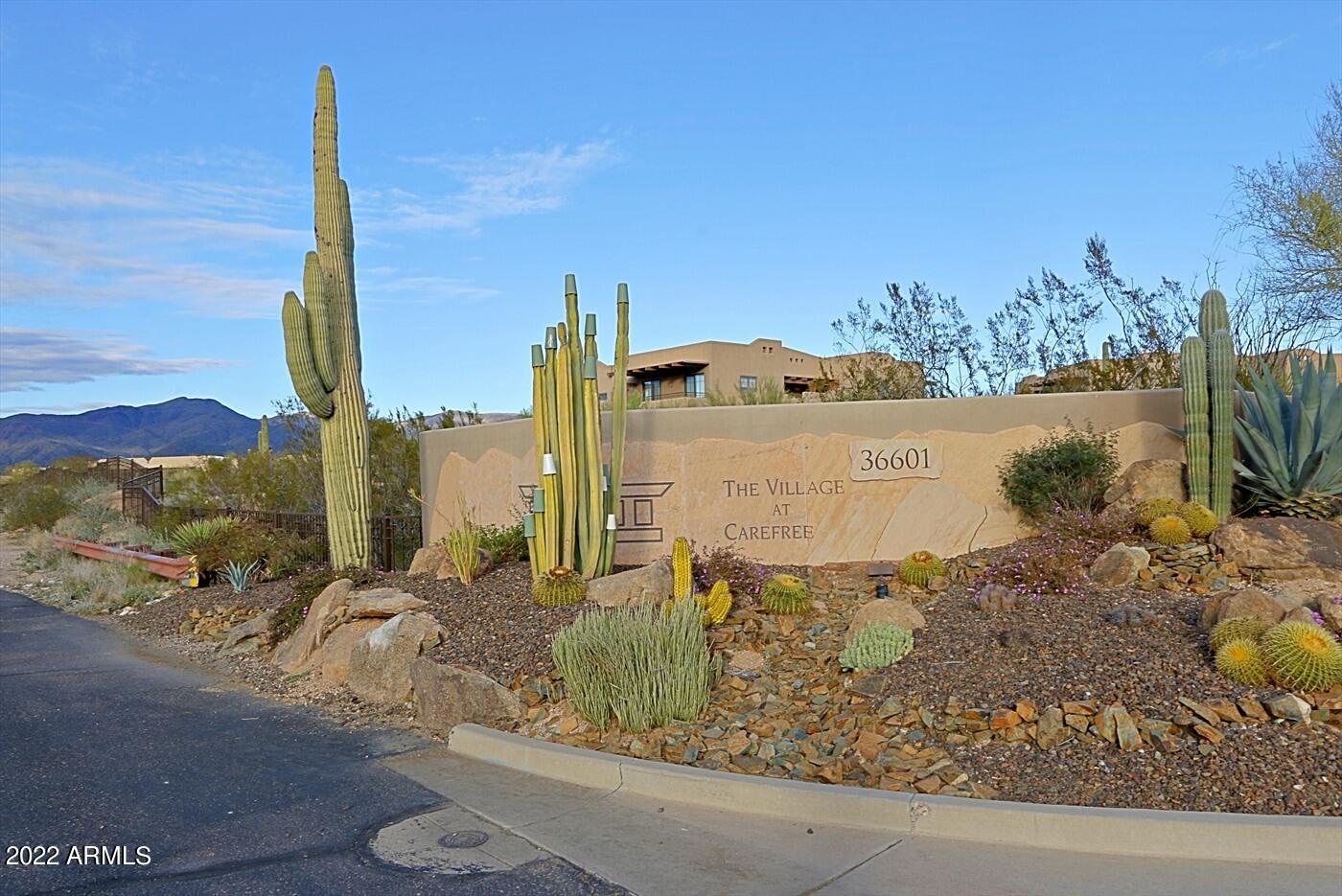 36601 N Mule Train Road Property Photo 1