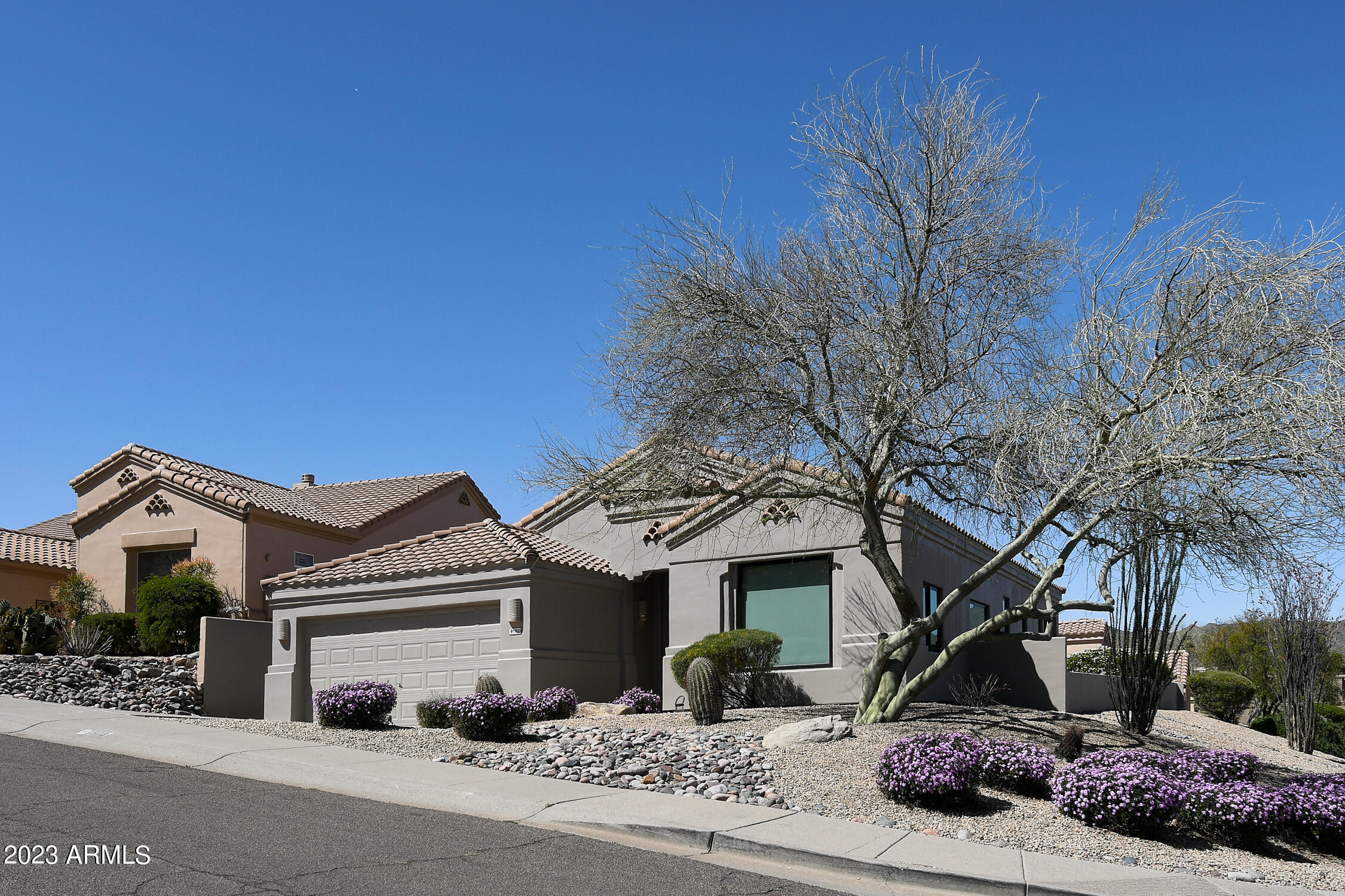 13810 N Woodside Drive Property Photo 1