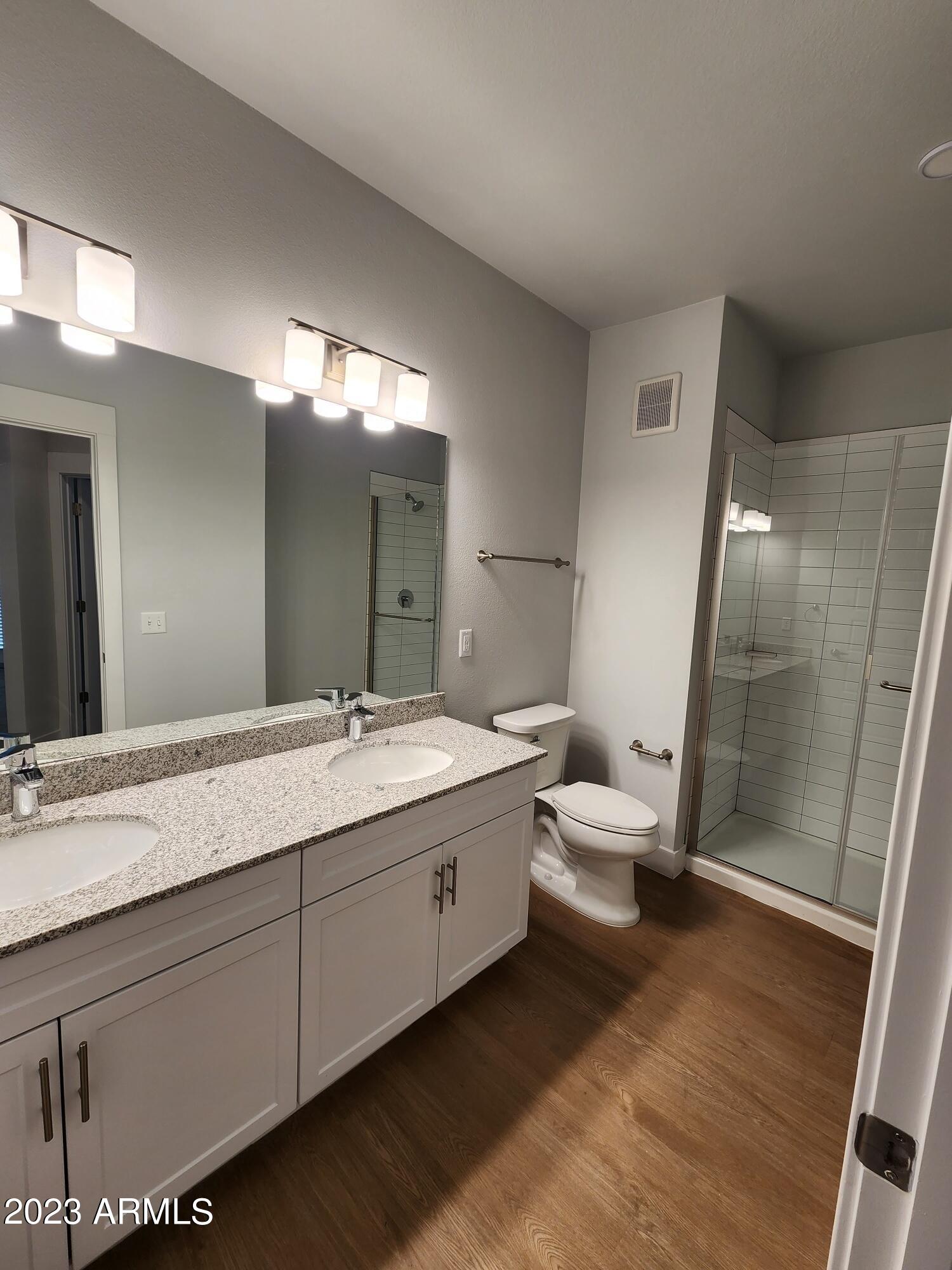 10529 E Hampton Avenue Property Photo 7