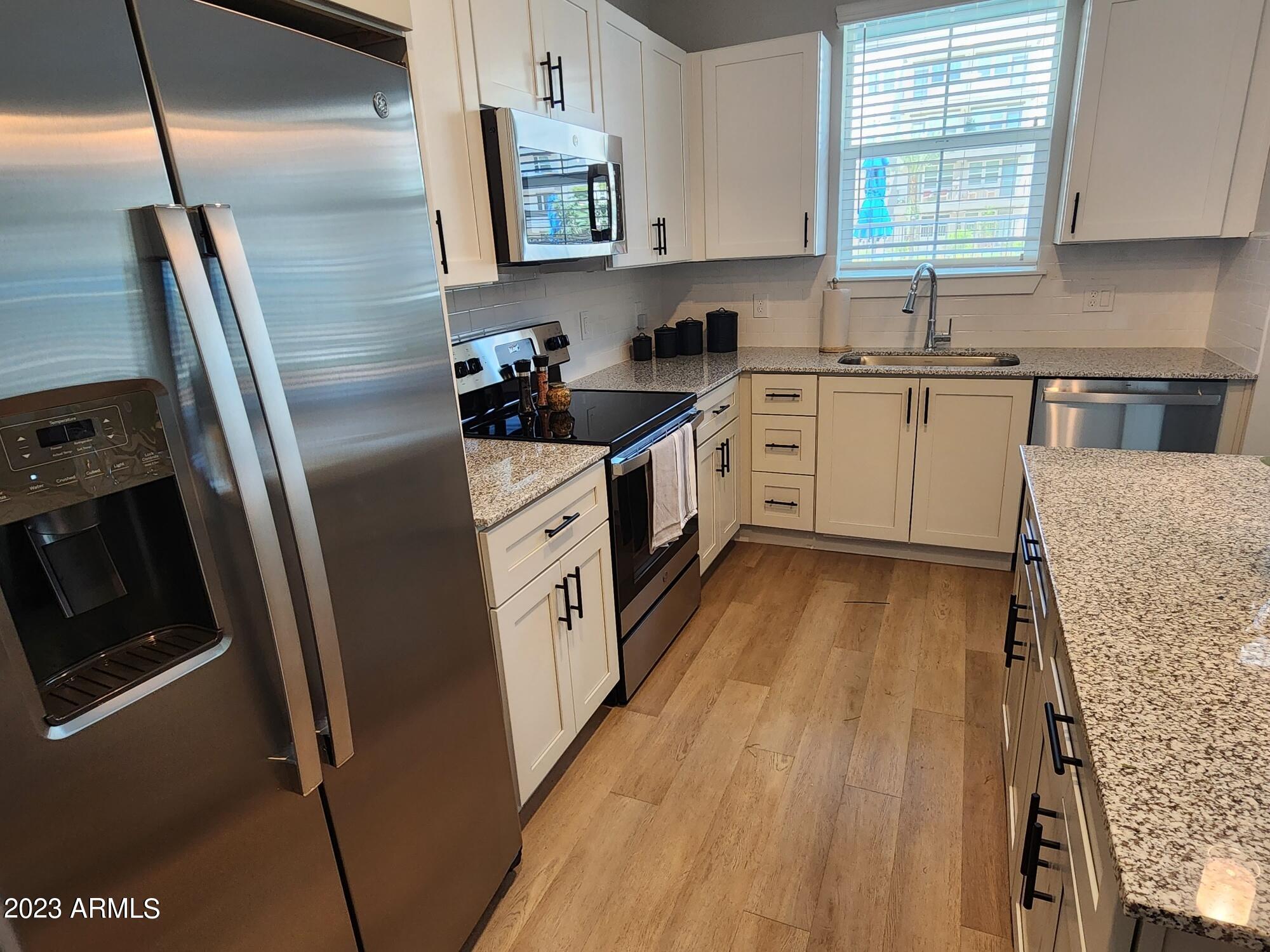 7460 N Zanjero Boulevard Property Photo 3