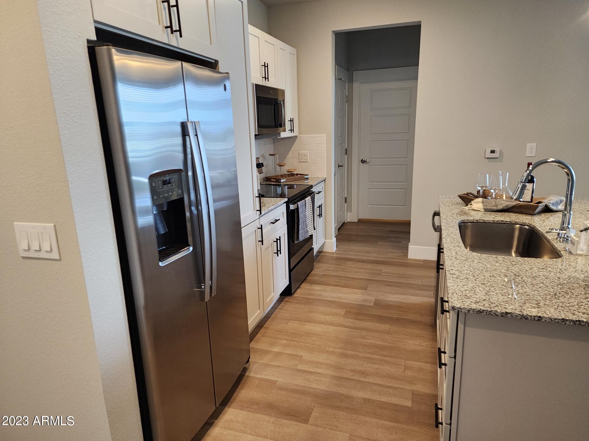 7460 N Zanjero Boulevard Property Photo 3