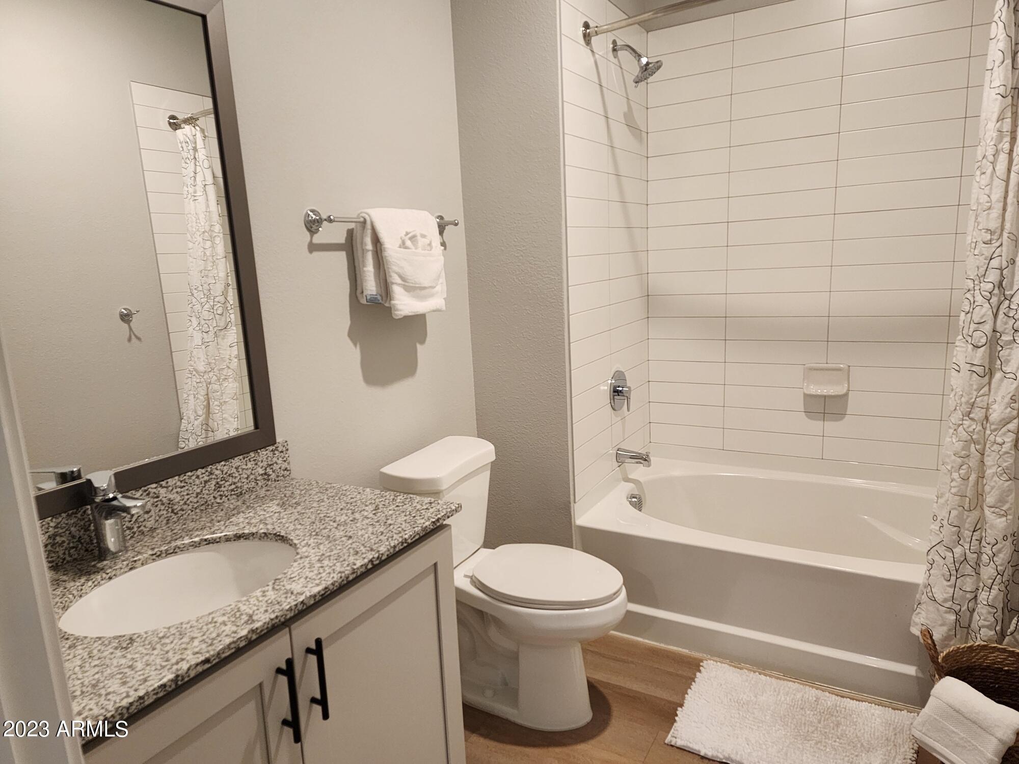 7460 N Zanjero Boulevard Property Photo 10