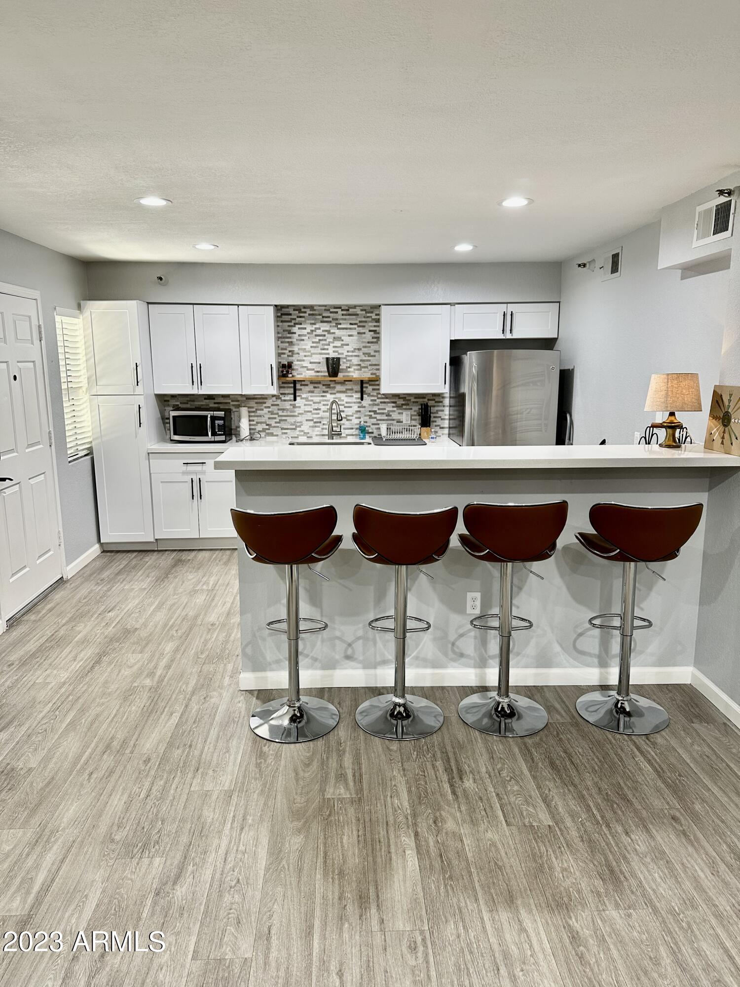 8020 E Thomas Road Property Photo 2