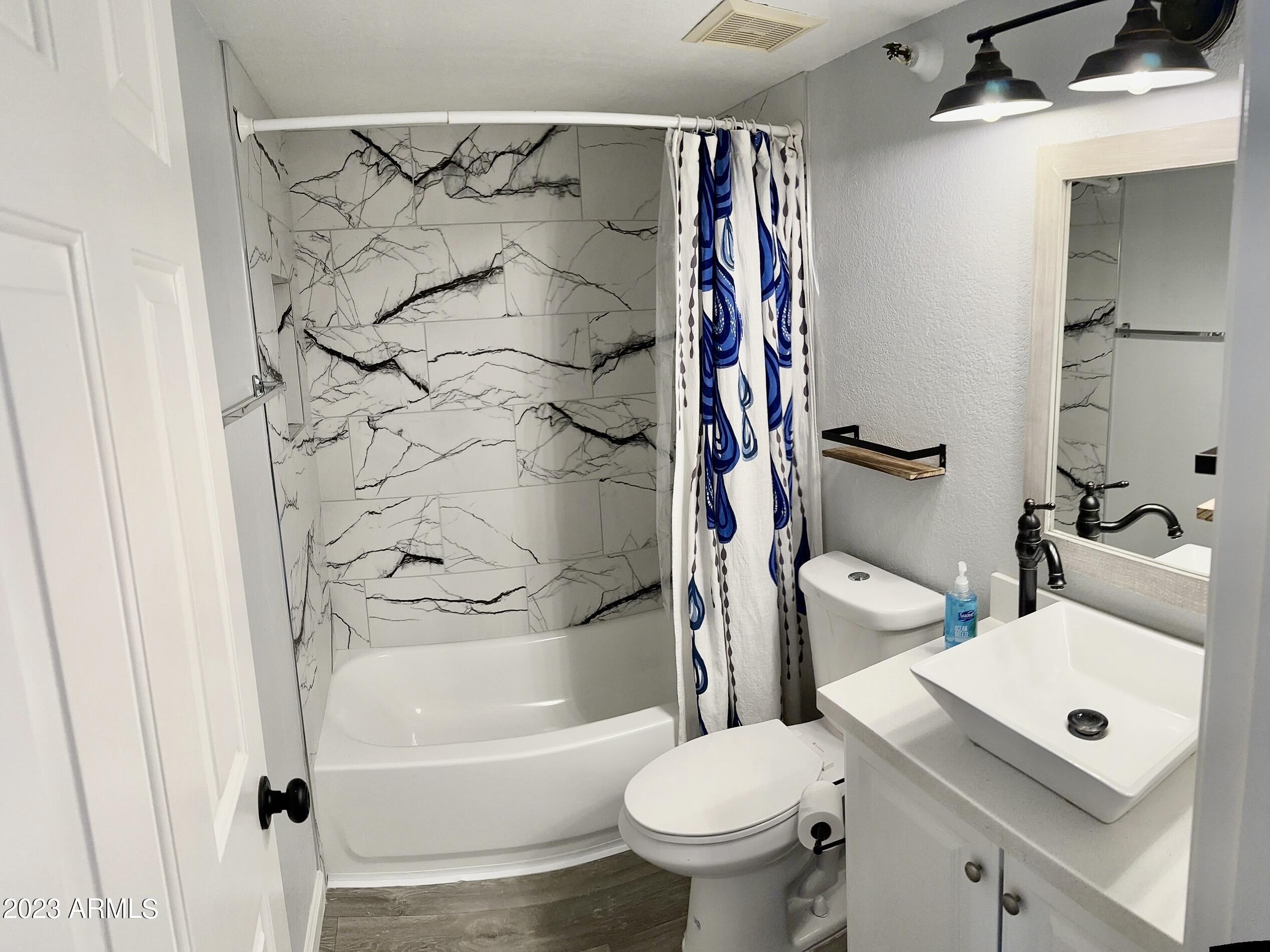 8020 E Thomas Road Property Photo 6