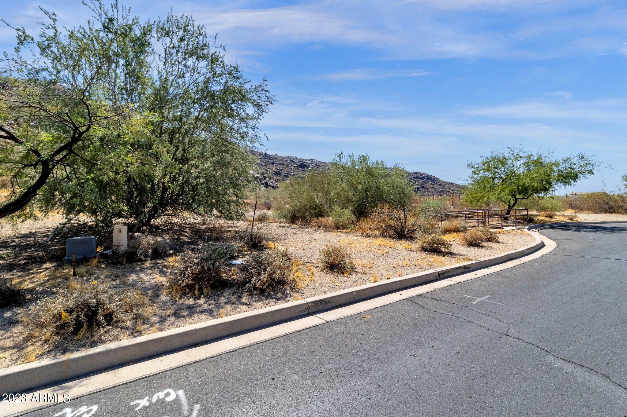 2105 E Beth Drive Property Photo 4