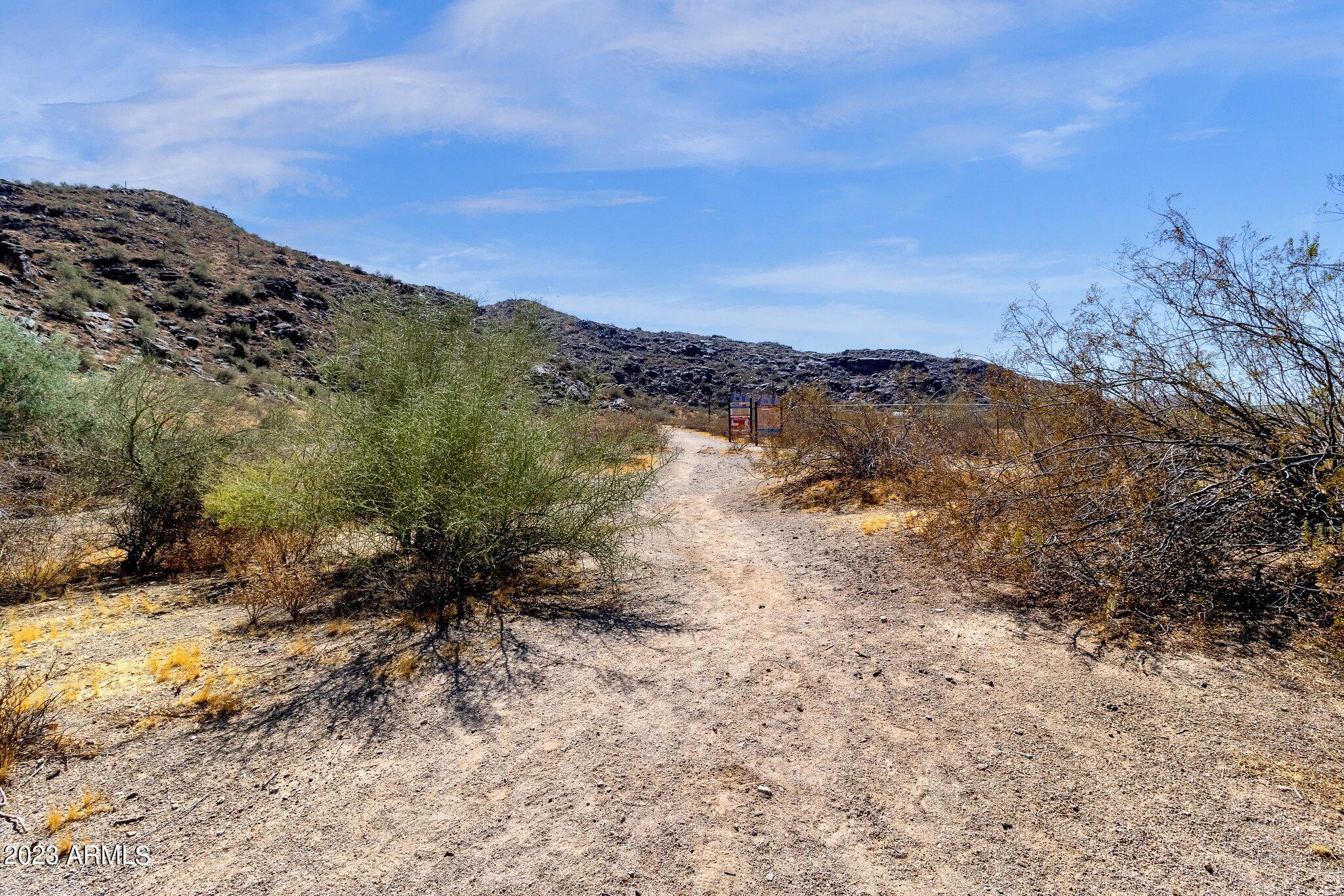 2105 E Beth Drive Property Photo 8