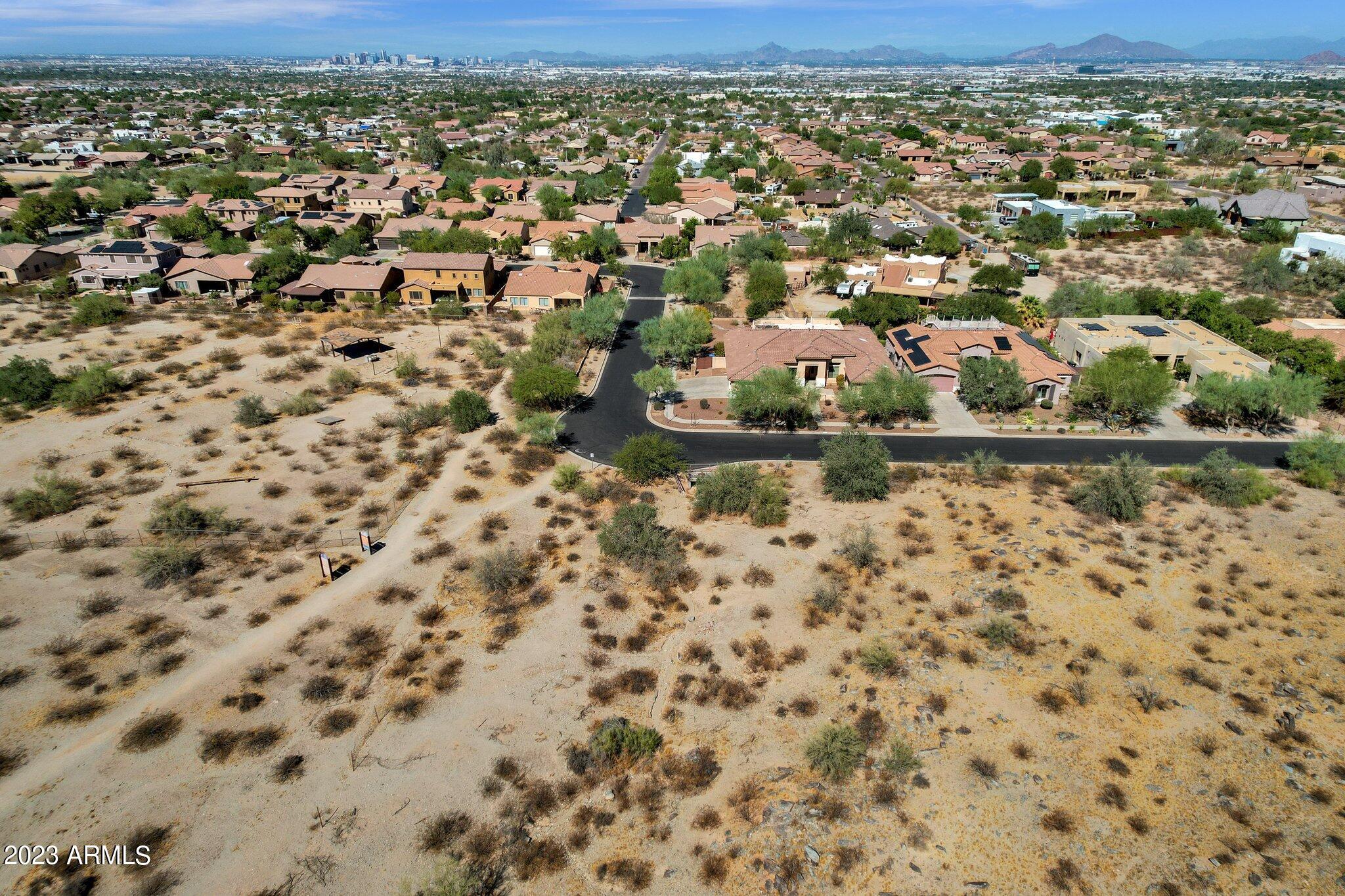 2105 E Beth Drive Property Photo 25