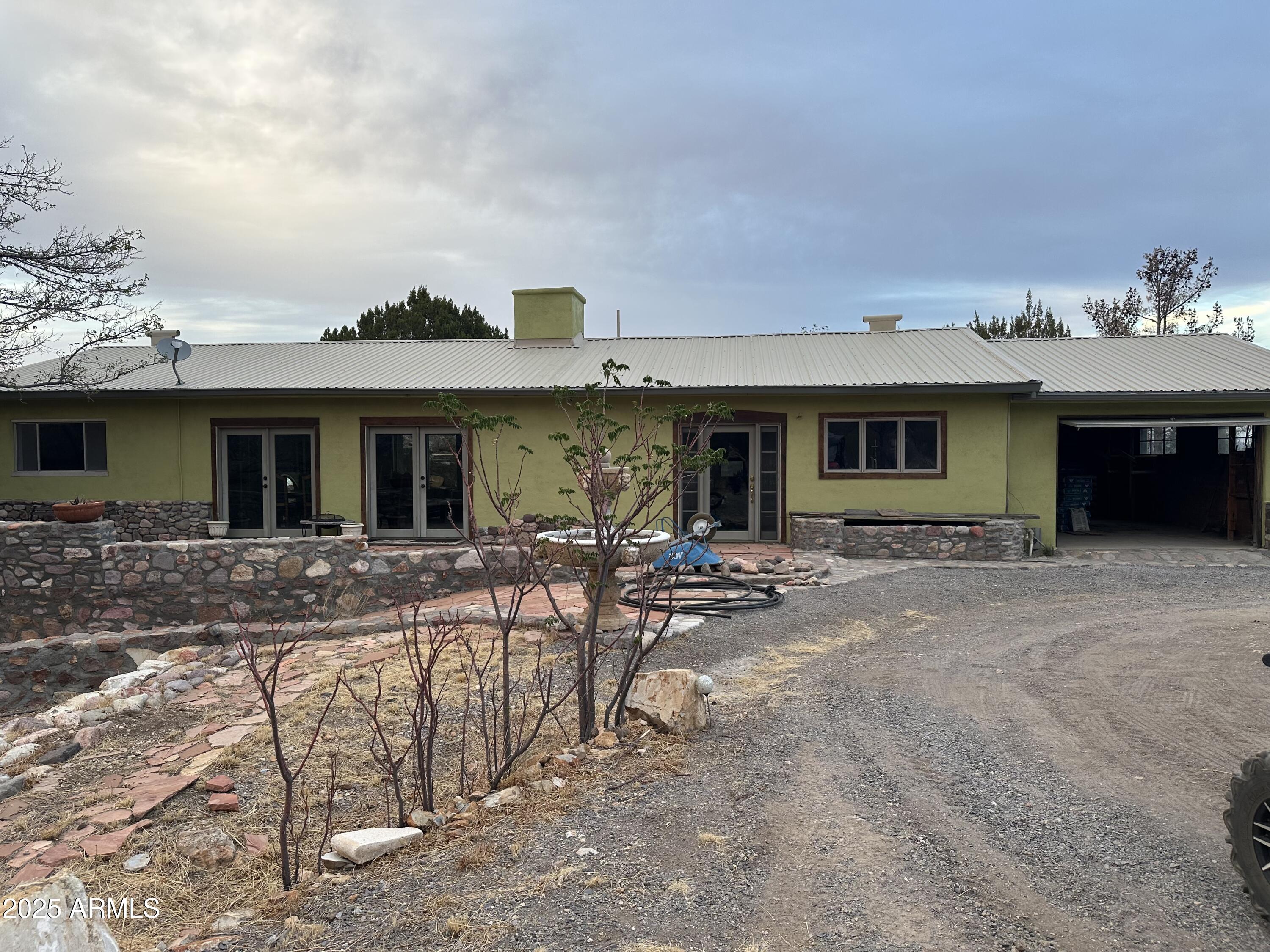 2411 S WANDERVOGEL Way