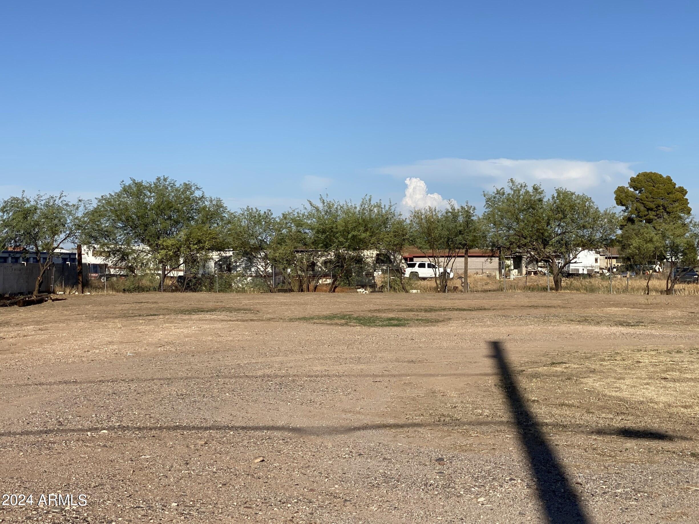 1045 S Arizona Boulevard Property Photo 5