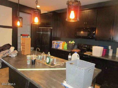 1069 W Elm Avenue Property Photo 4