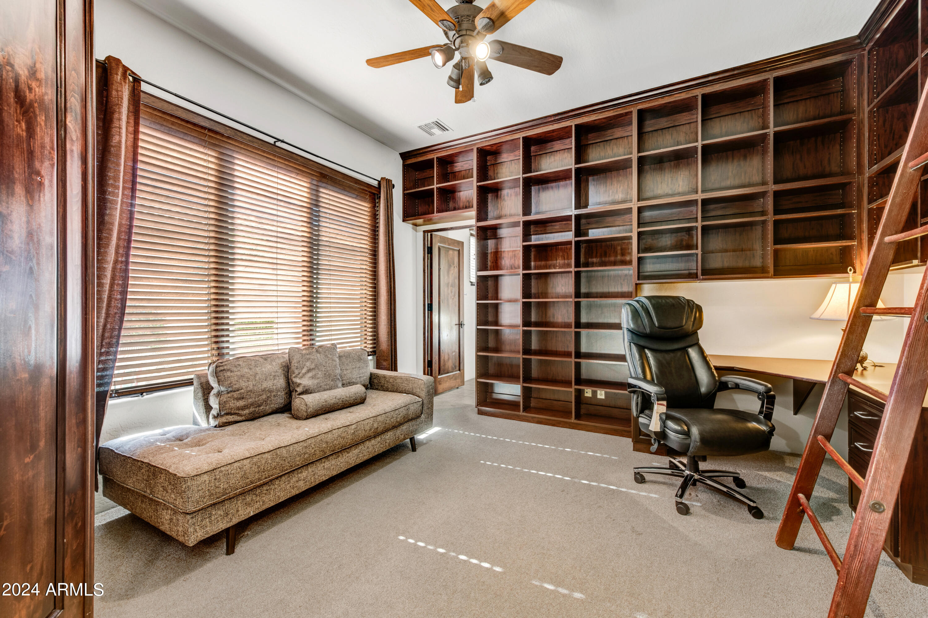 3105 S Amble Pass Property Photo 5