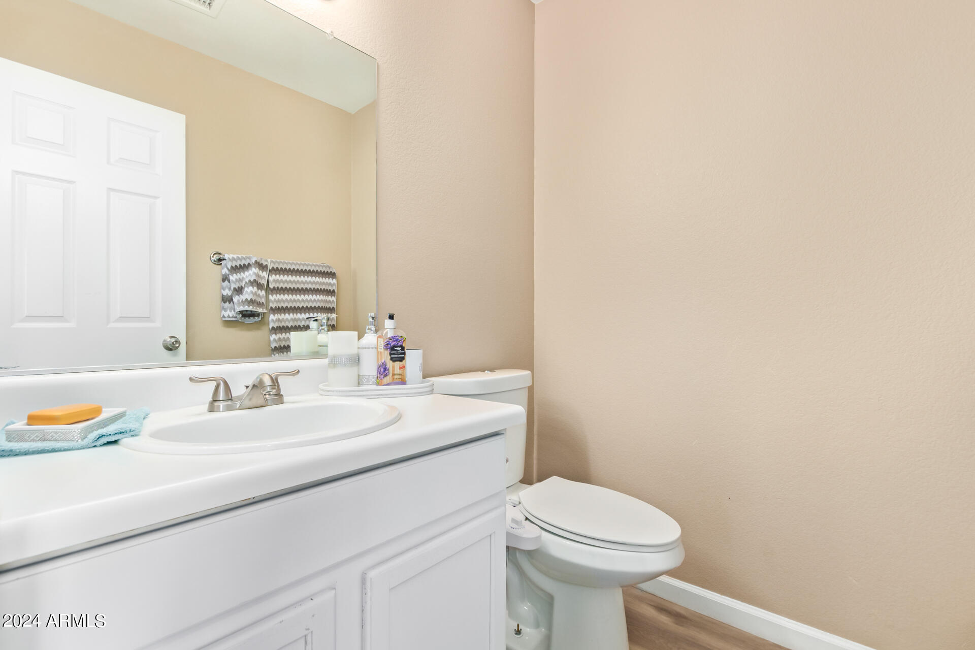 9143 W Harmony Lane Property Photo 15