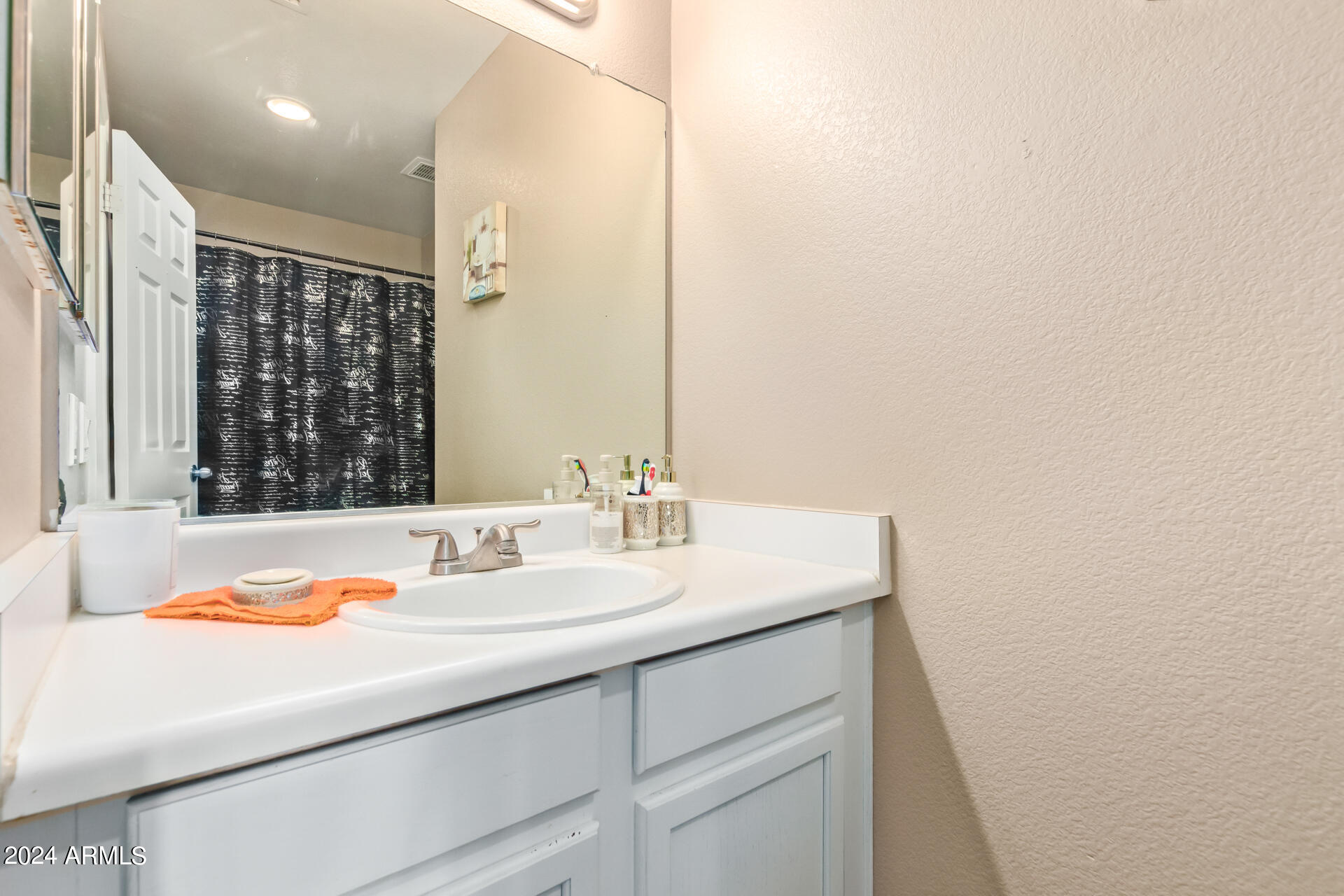 9143 W Harmony Lane Property Photo 28