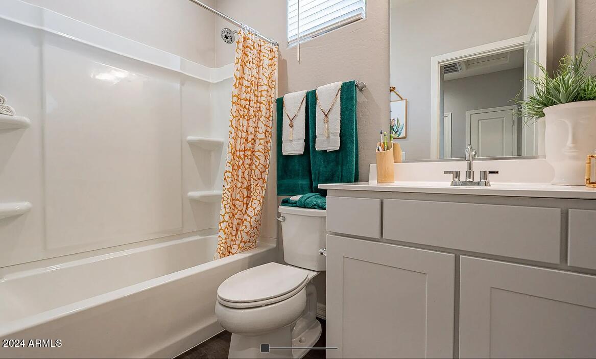 1050 S 173rd Avenue Property Photo 12