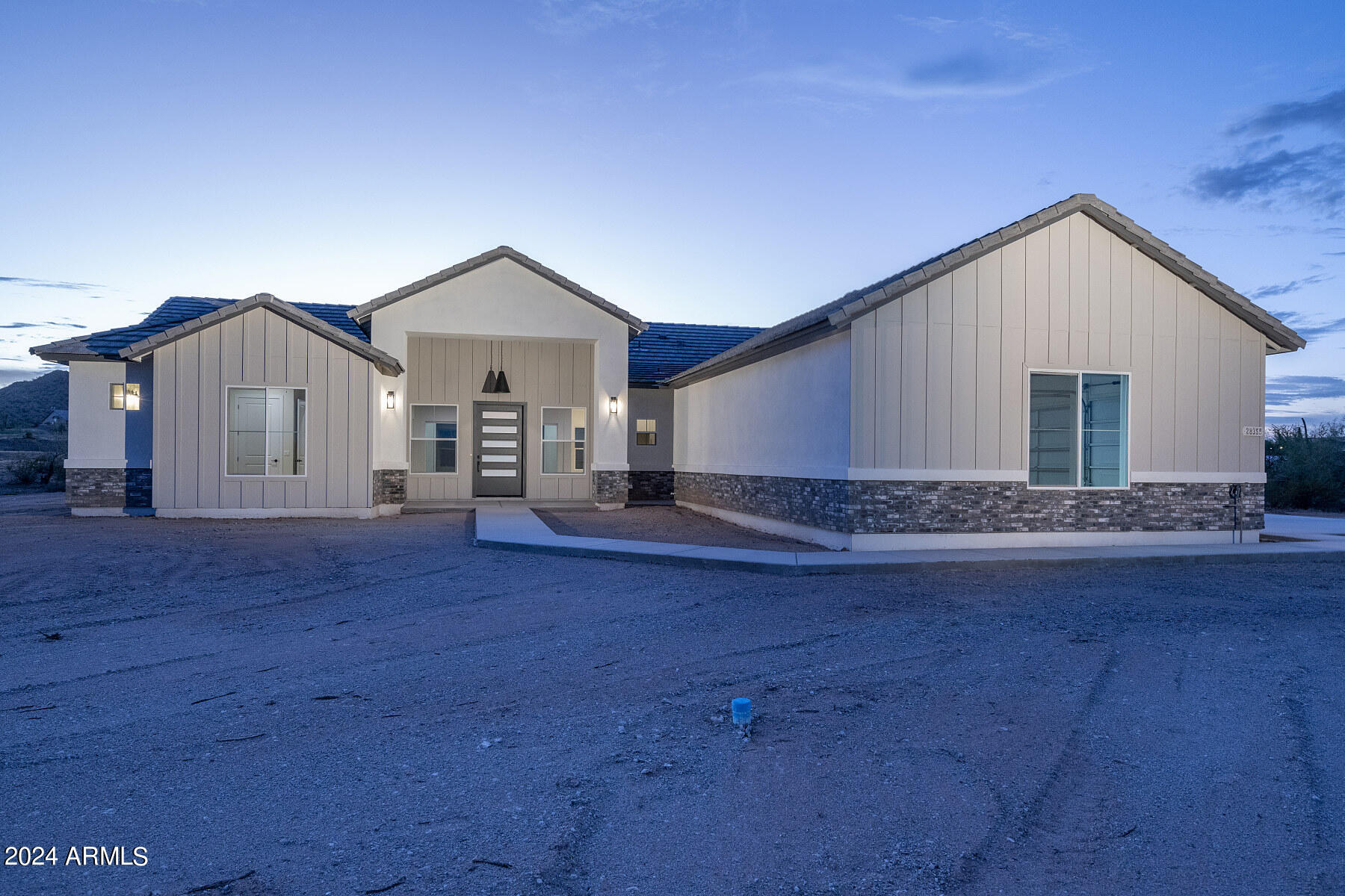 28968 N Phoebe Place N Property Photo 3