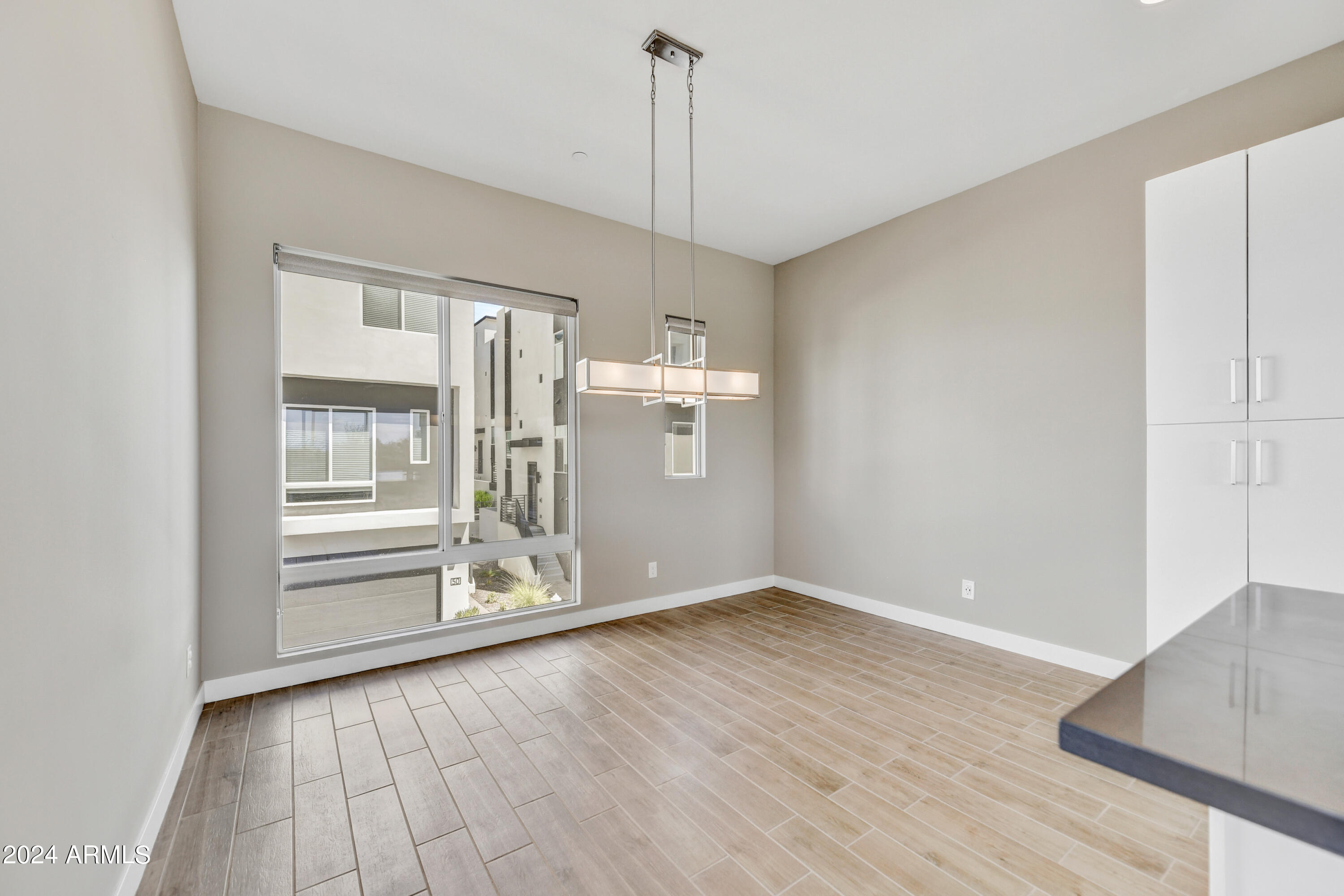 1717 E Morten Avenue Property Photo 5