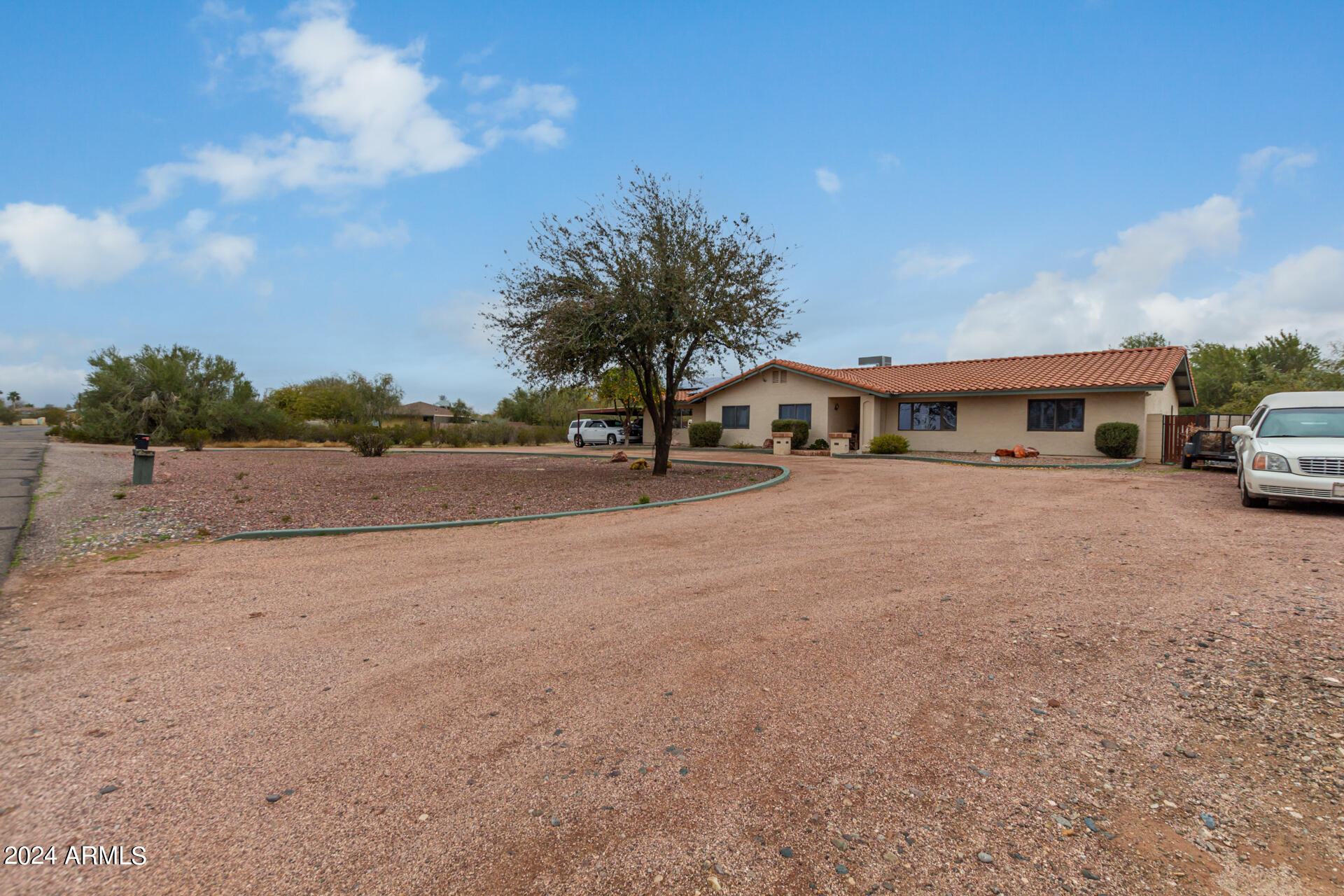 23224 W Hilton Avenue Property Photo 3