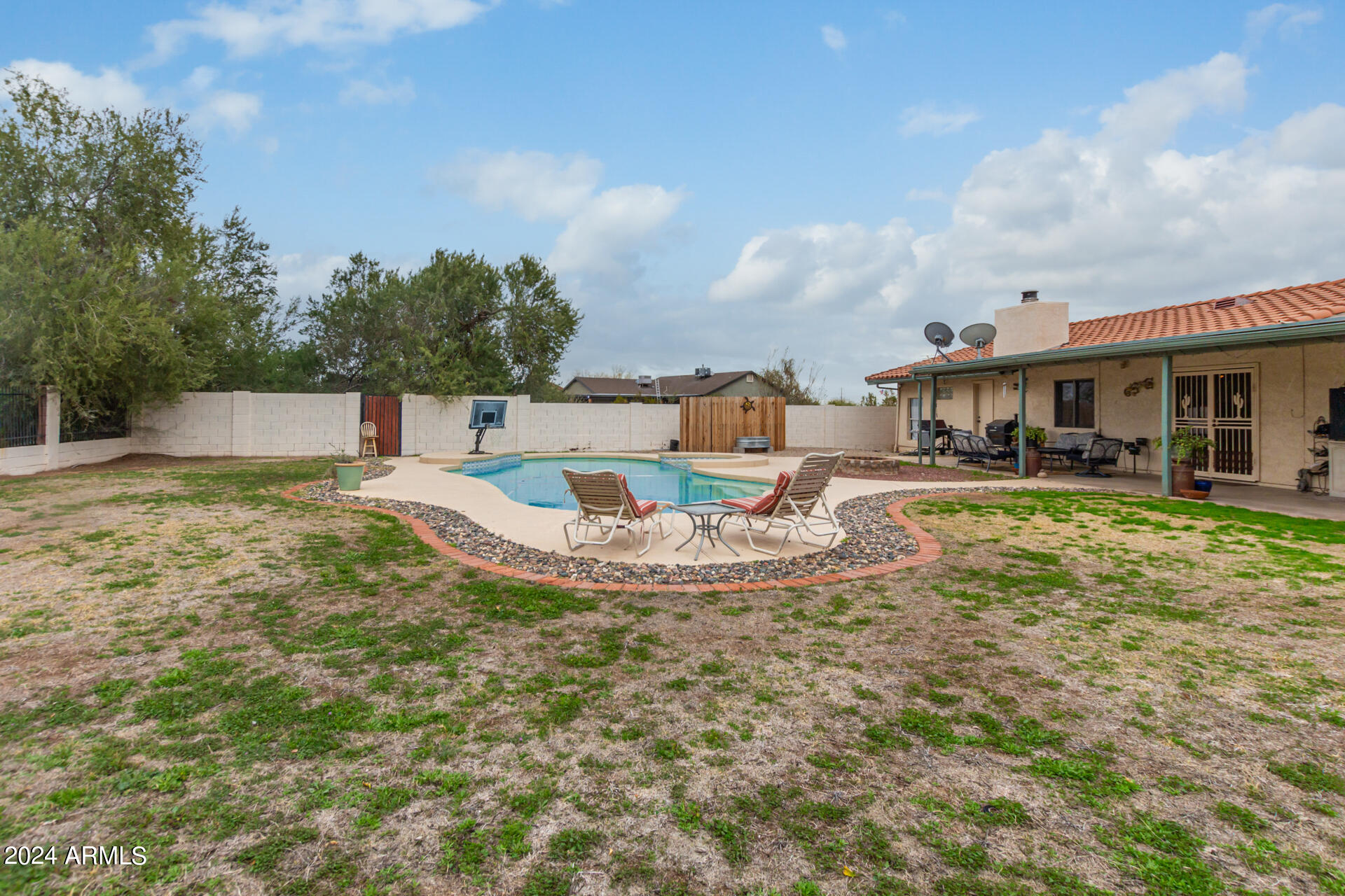 23224 W Hilton Avenue Property Photo 43