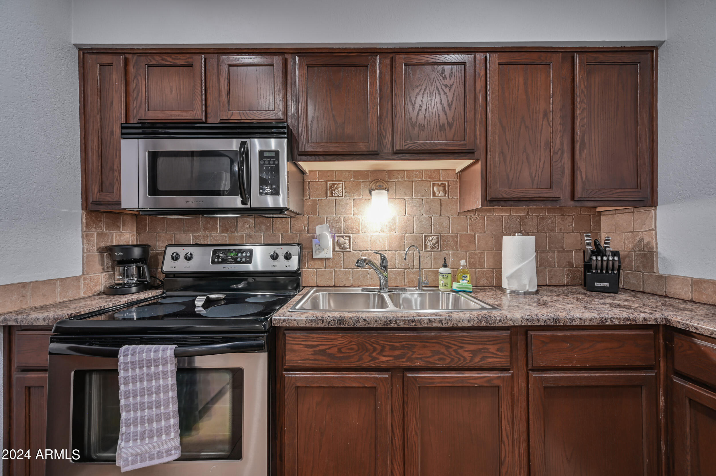 357 E Thomas Road Property Photo 5