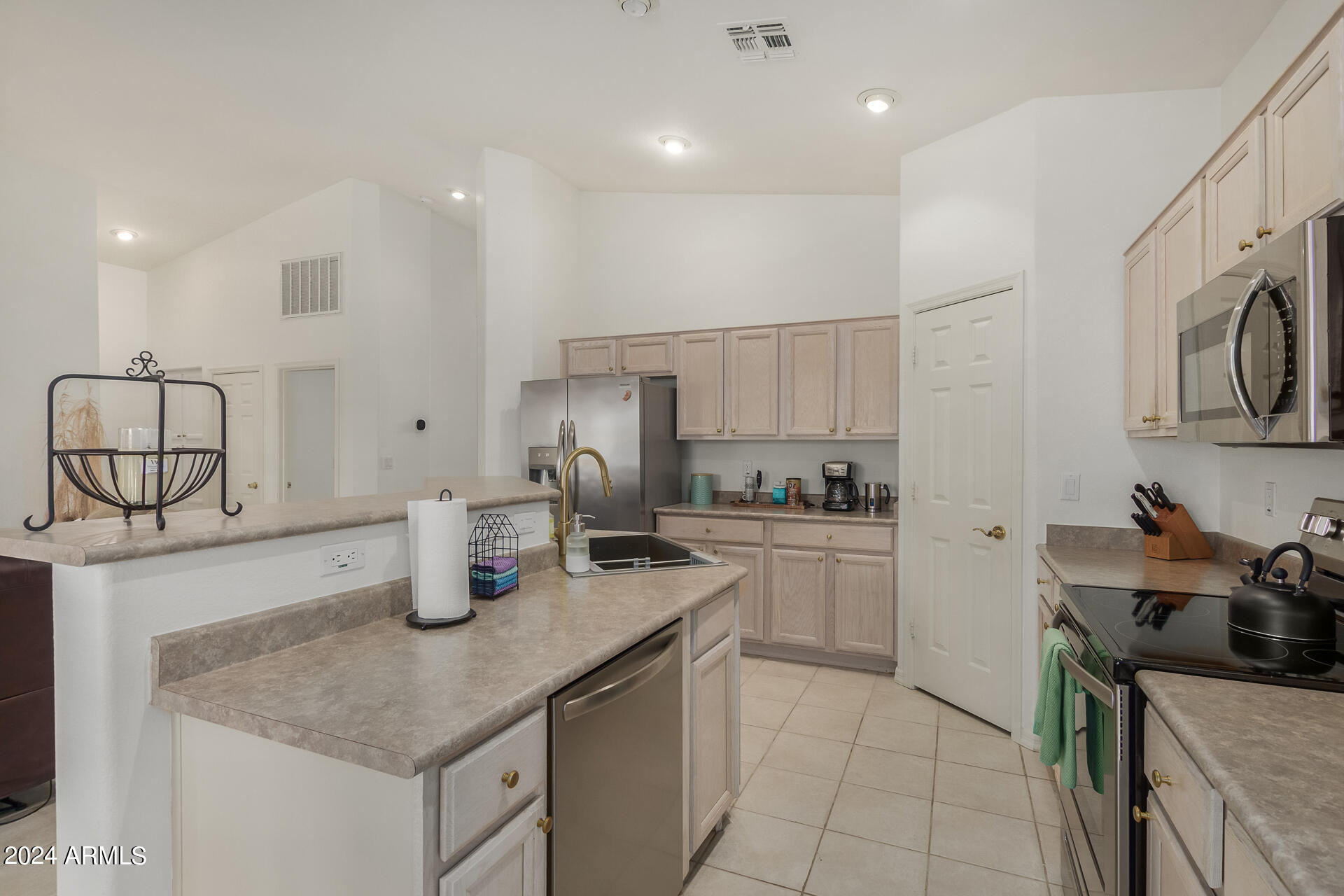 6497 S Ginty Drive Property Photo 6