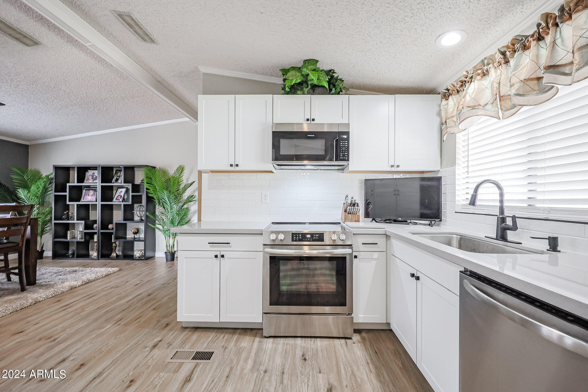 11596 W Sierra Dawn Boulevard Property Photo 6