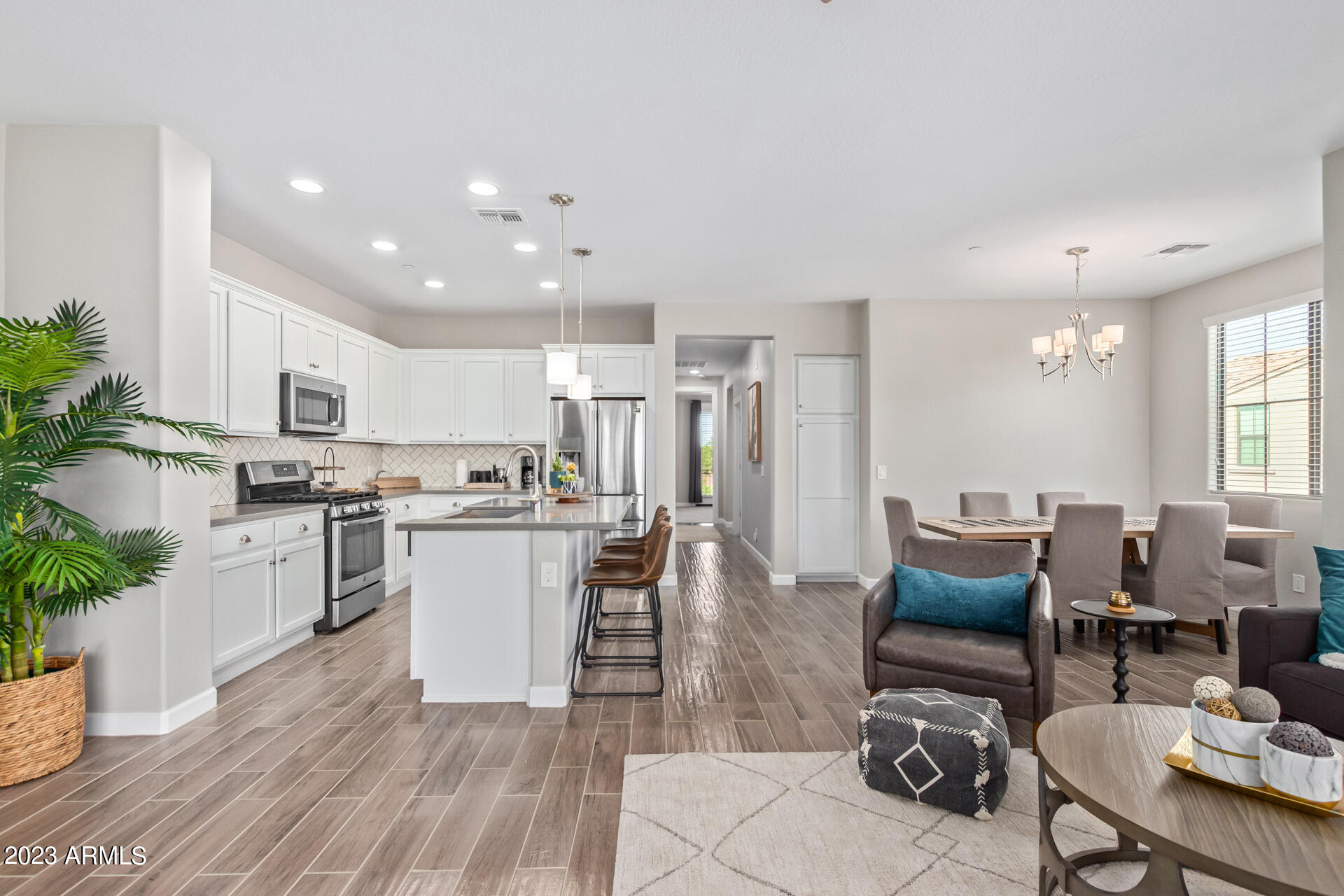 4777 S Fulton Ranch Boulevard Property Photo 8