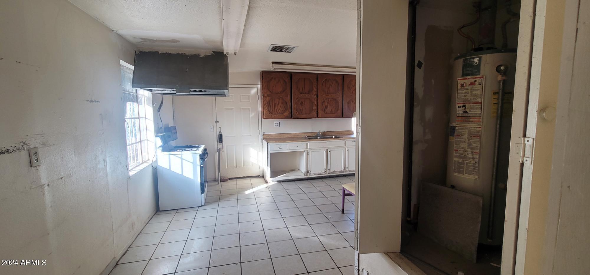 96 E 16th Street Property Photo 11