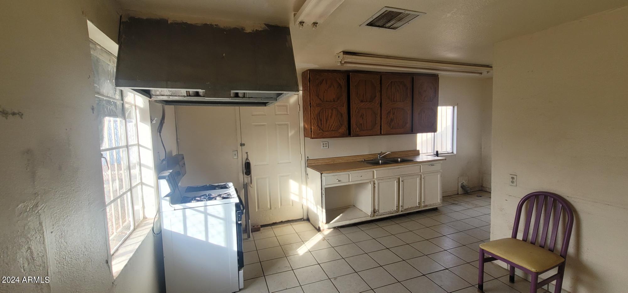 96 E 16th Street Property Photo 12