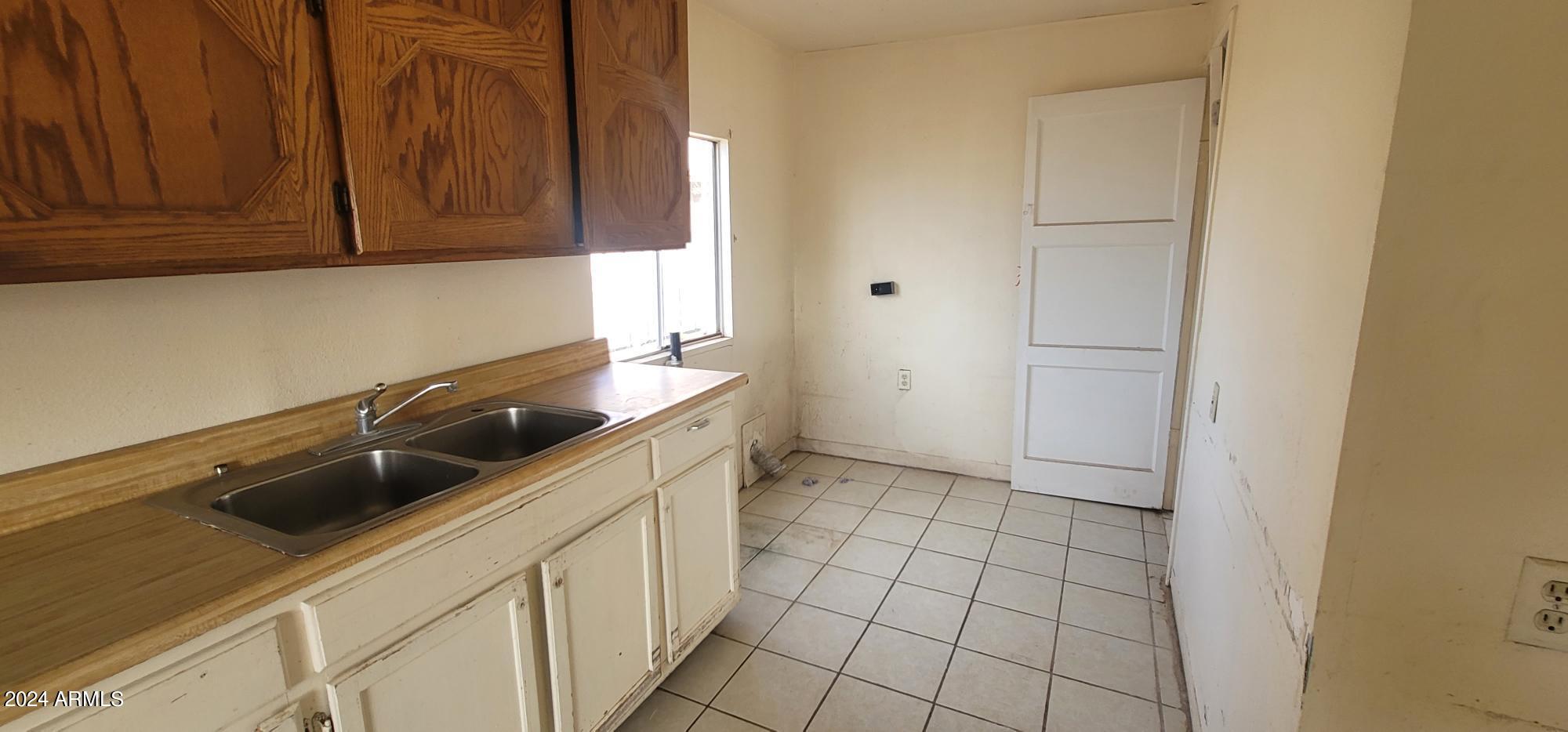 96 E 16th Street Property Photo 16