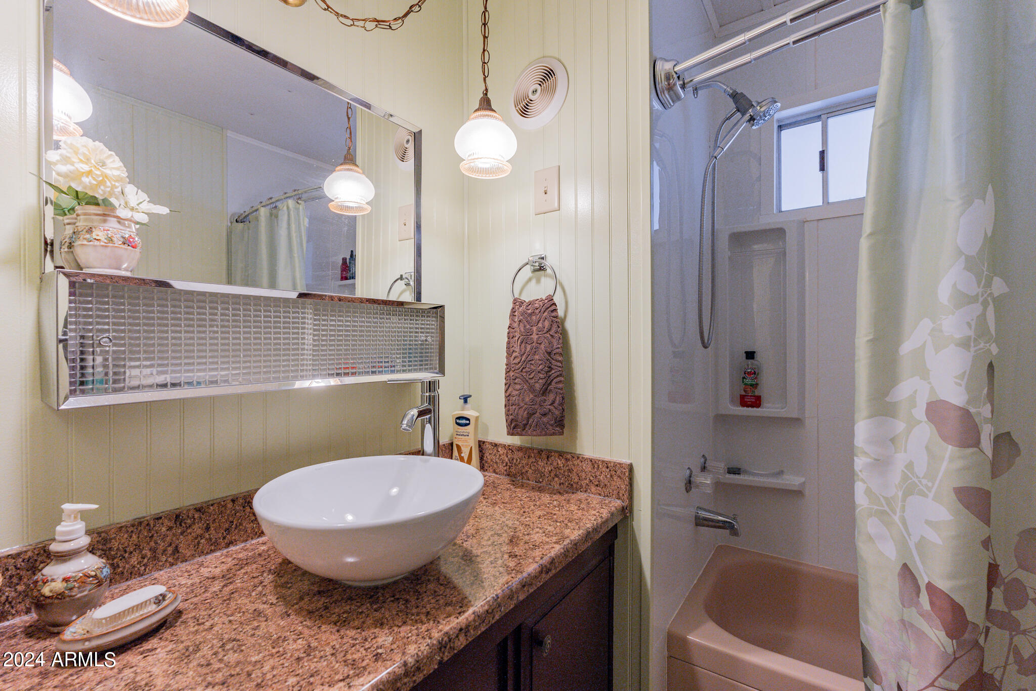 8421 E Main Street Property Photo 5