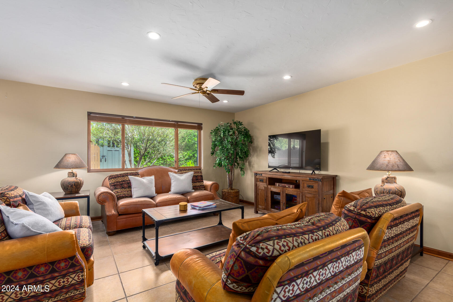 9972 E Del Monte Avenue Property Photo 8