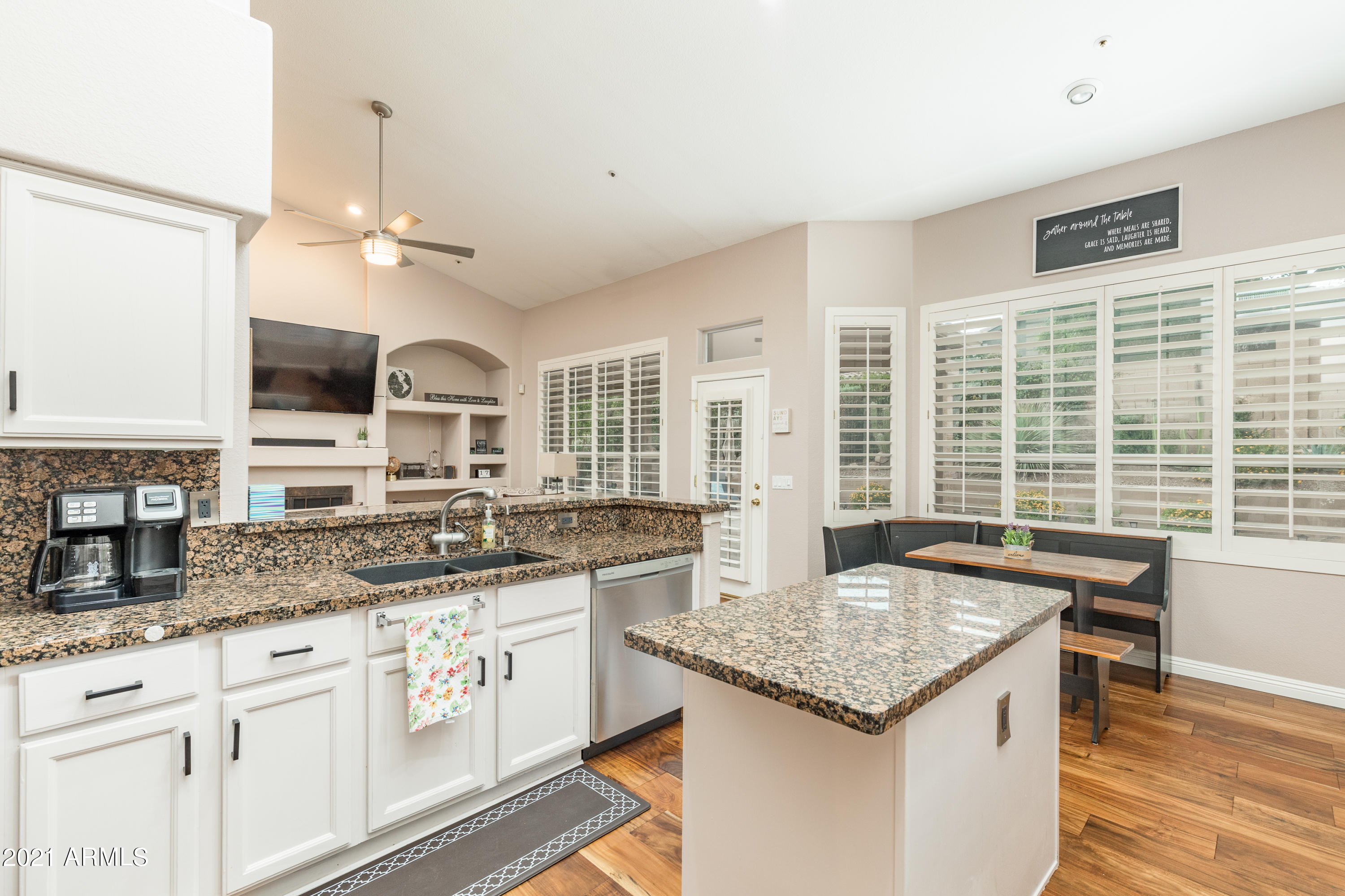 11160 E Greythorn Drive Property Photo 13