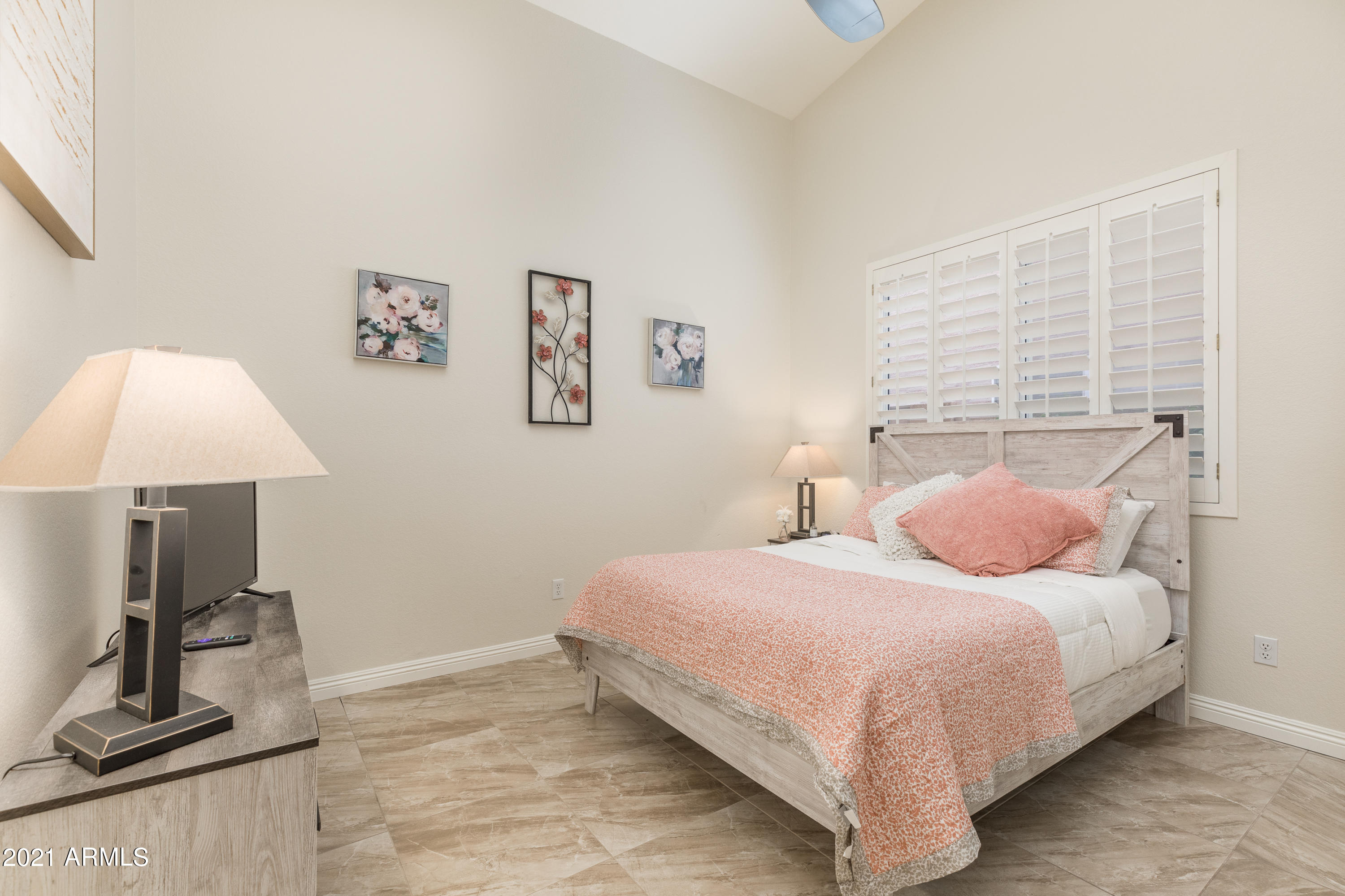 11160 E Greythorn Drive Property Photo 17
