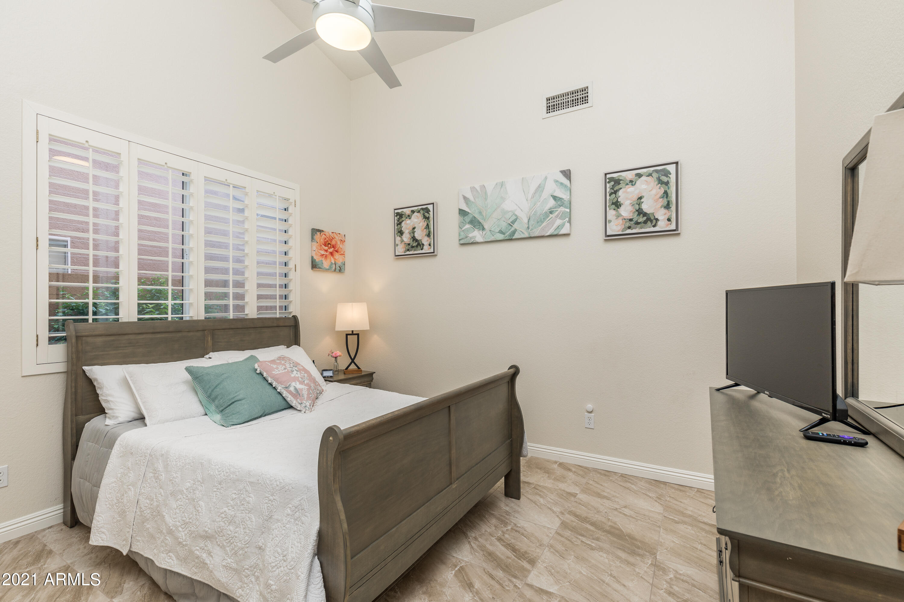 11160 E Greythorn Drive Property Photo 18