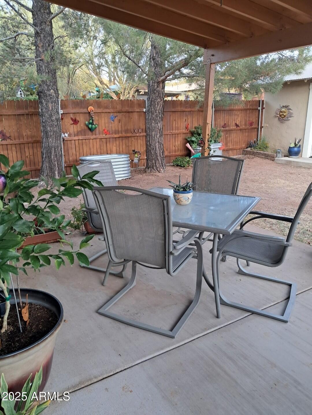 312 E Vista Street Property Photo 3