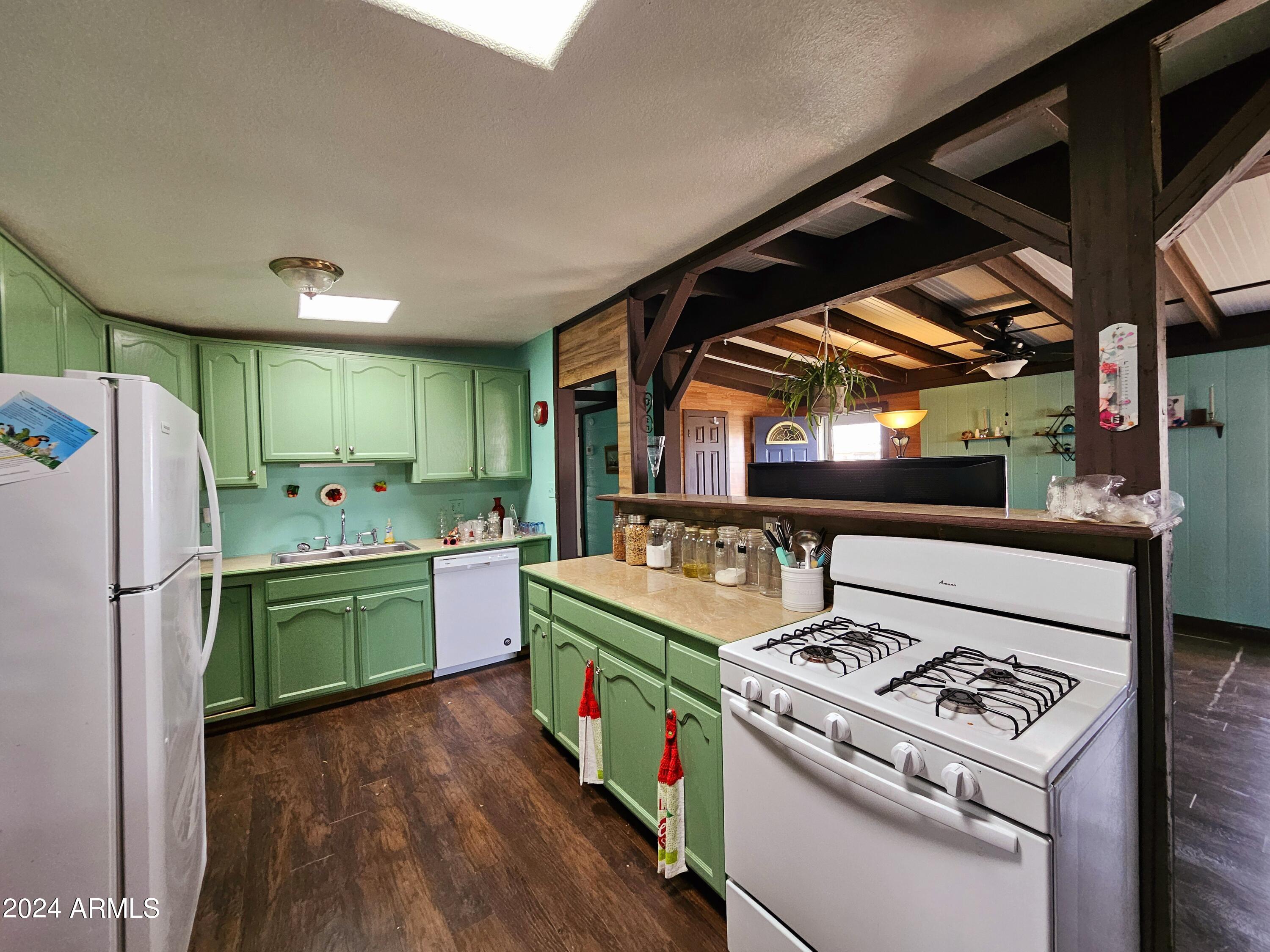 114 E Yuma Street Property Photo 6