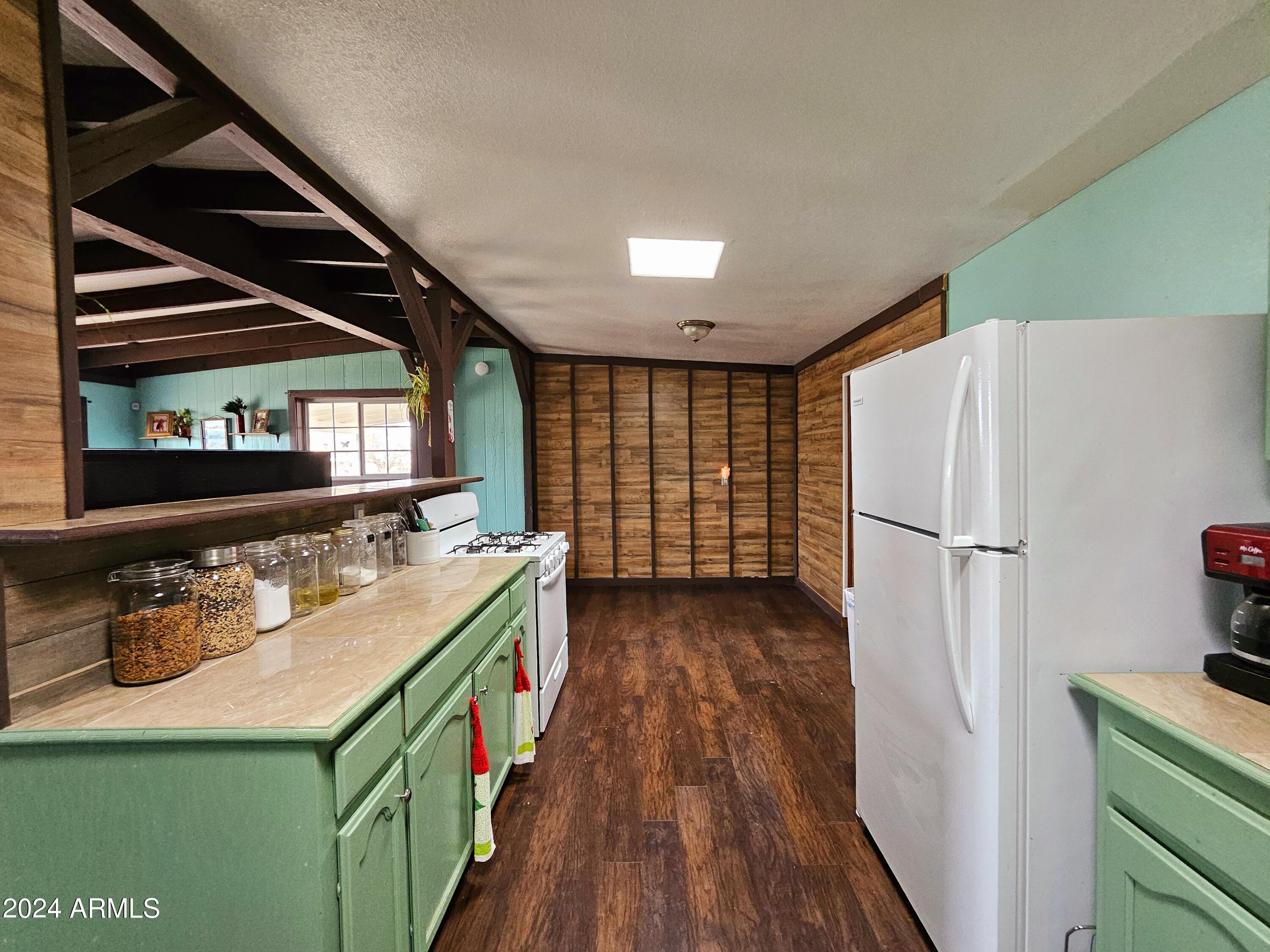 114 E Yuma Street Property Photo 8
