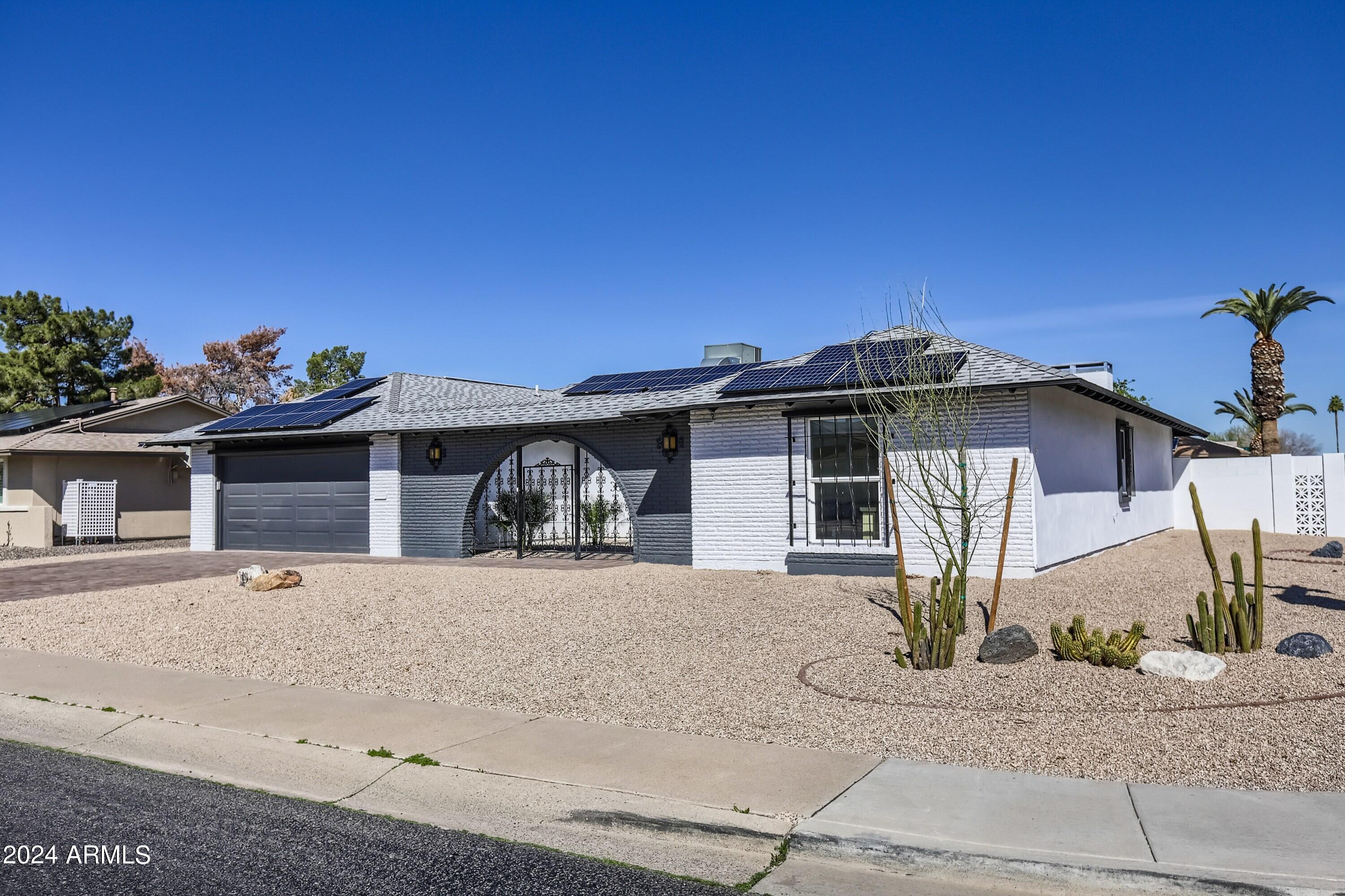 9910 W Cameo Drive Property Photo 2