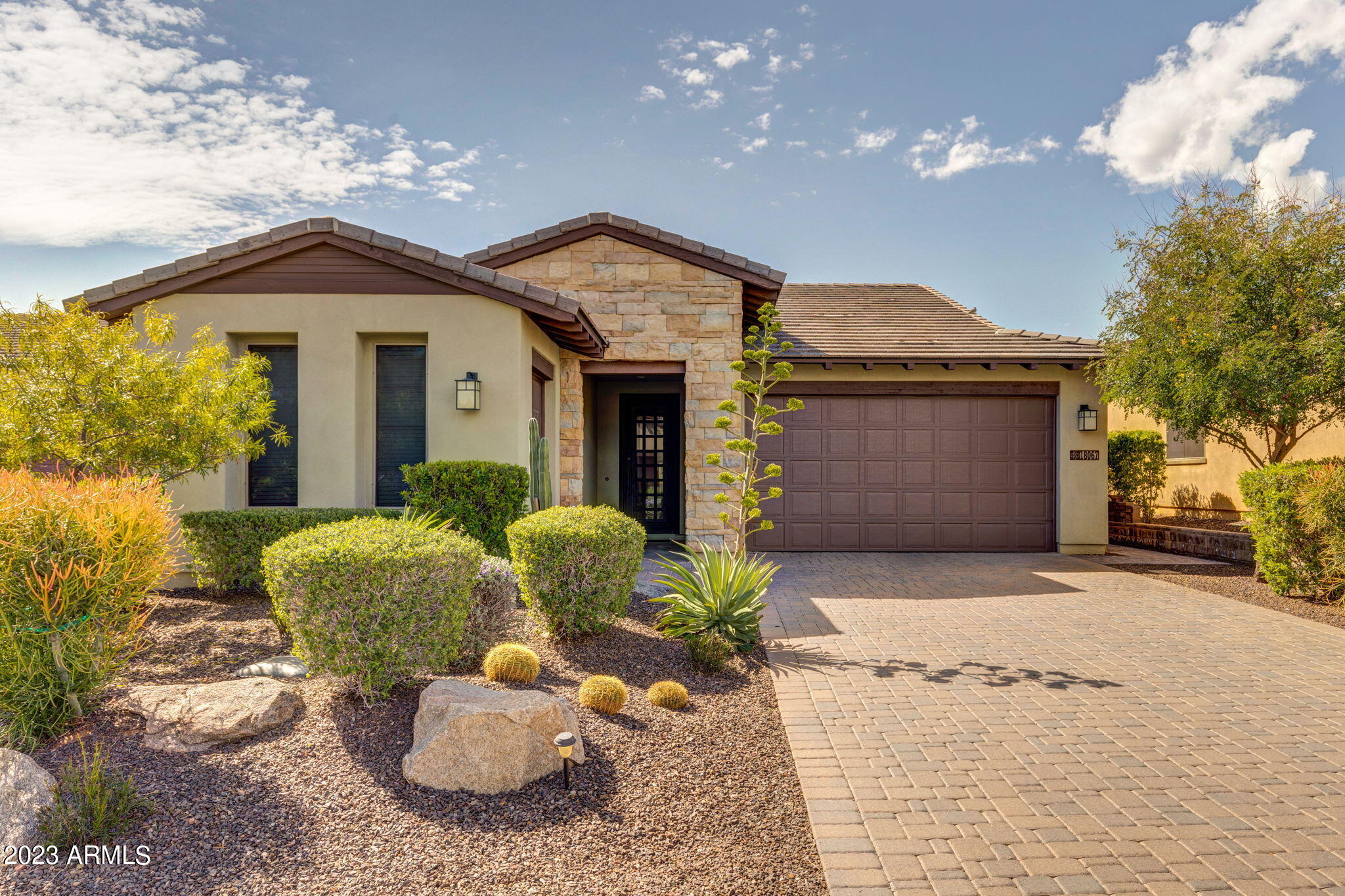 18067 E Vista Desierto Property Photo 2