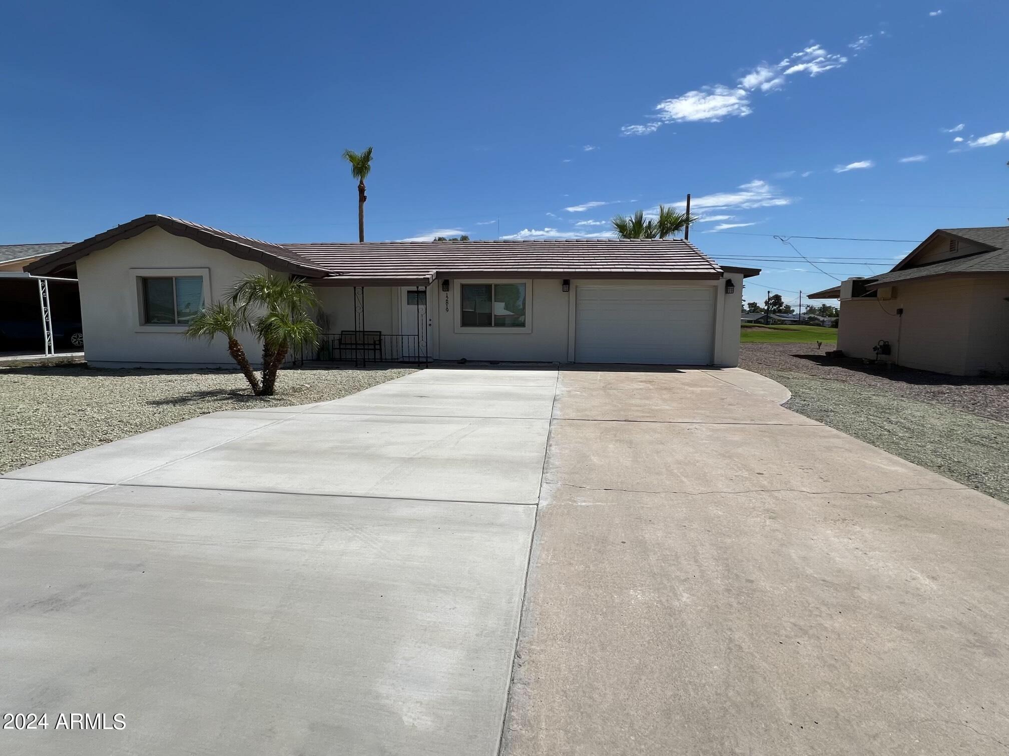 12819 N 111th Avenue Property Photo 3