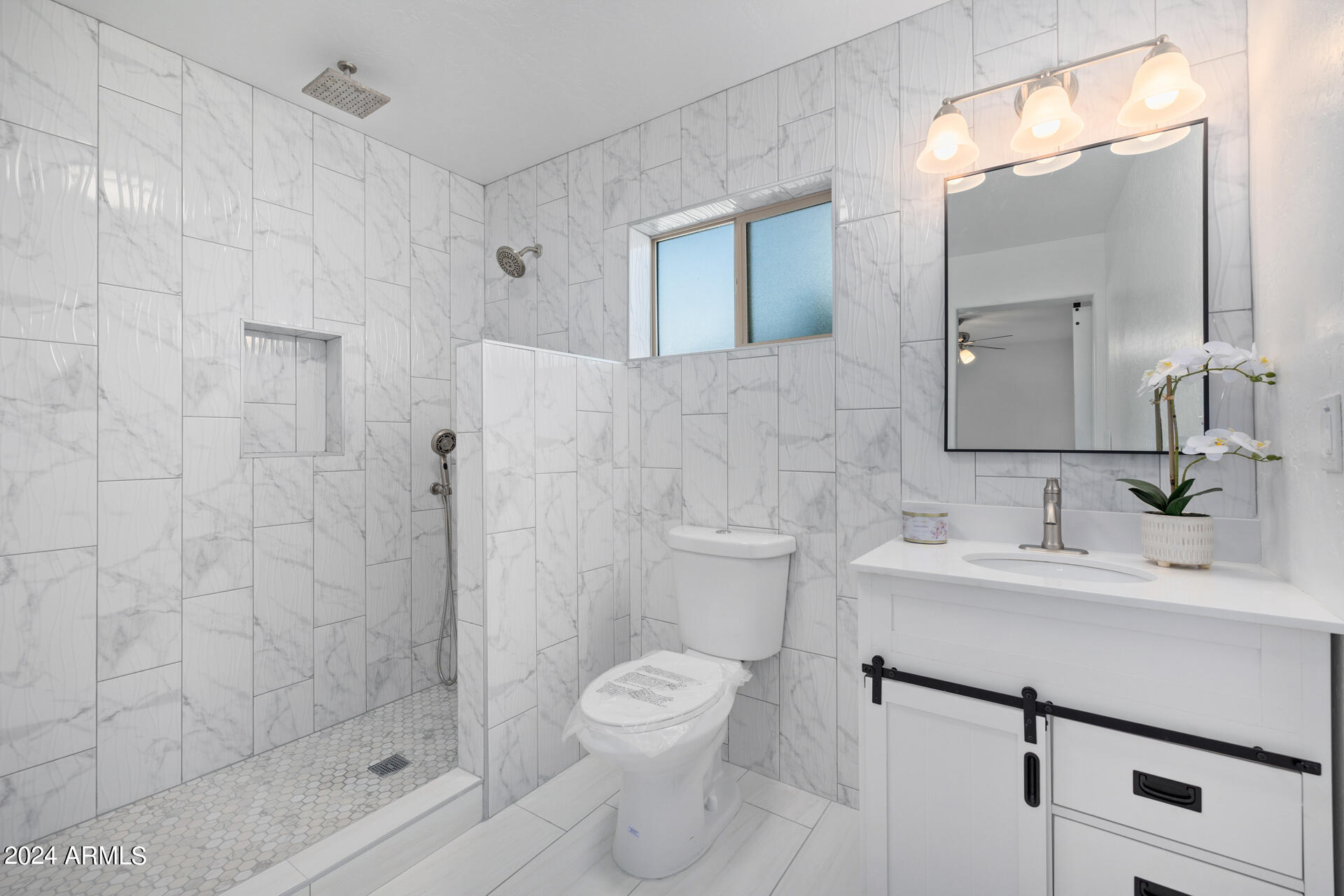12819 N 111th Avenue Property Photo 17