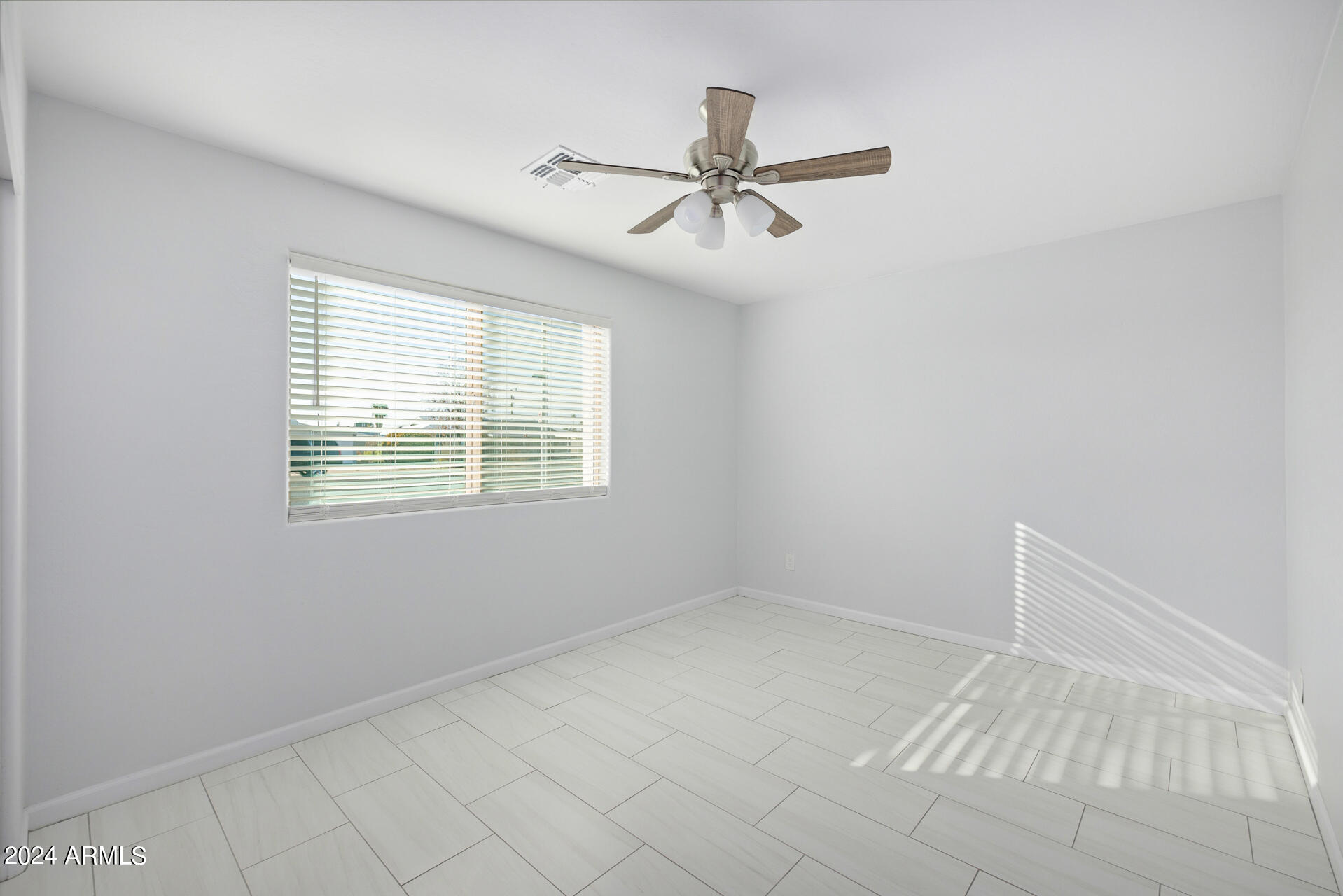 12819 N 111th Avenue Property Photo 24